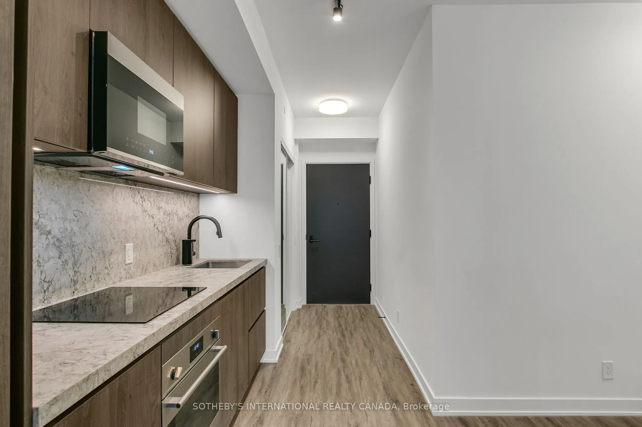 108 Peter Street #611