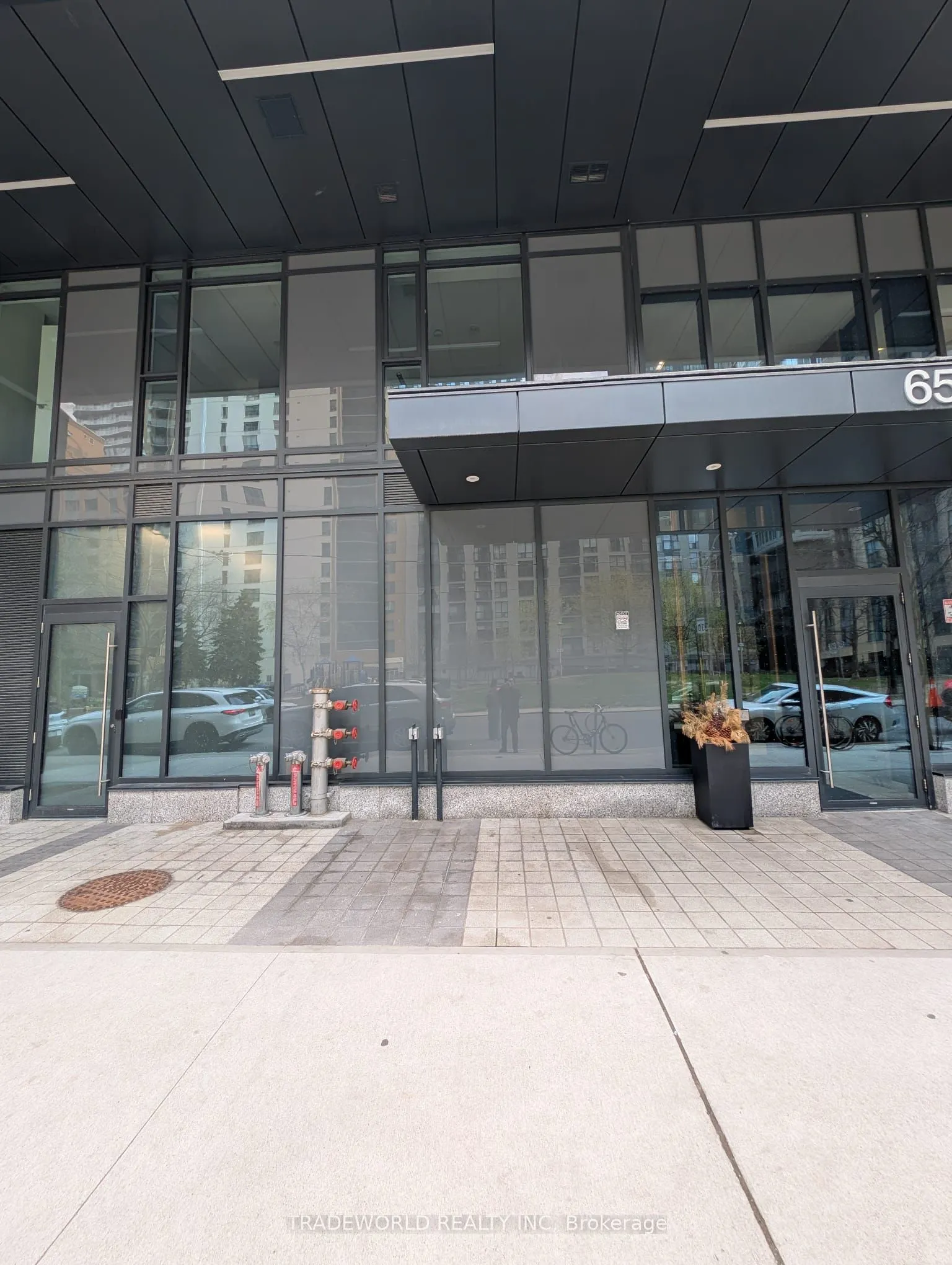 65 Mutual Street #906