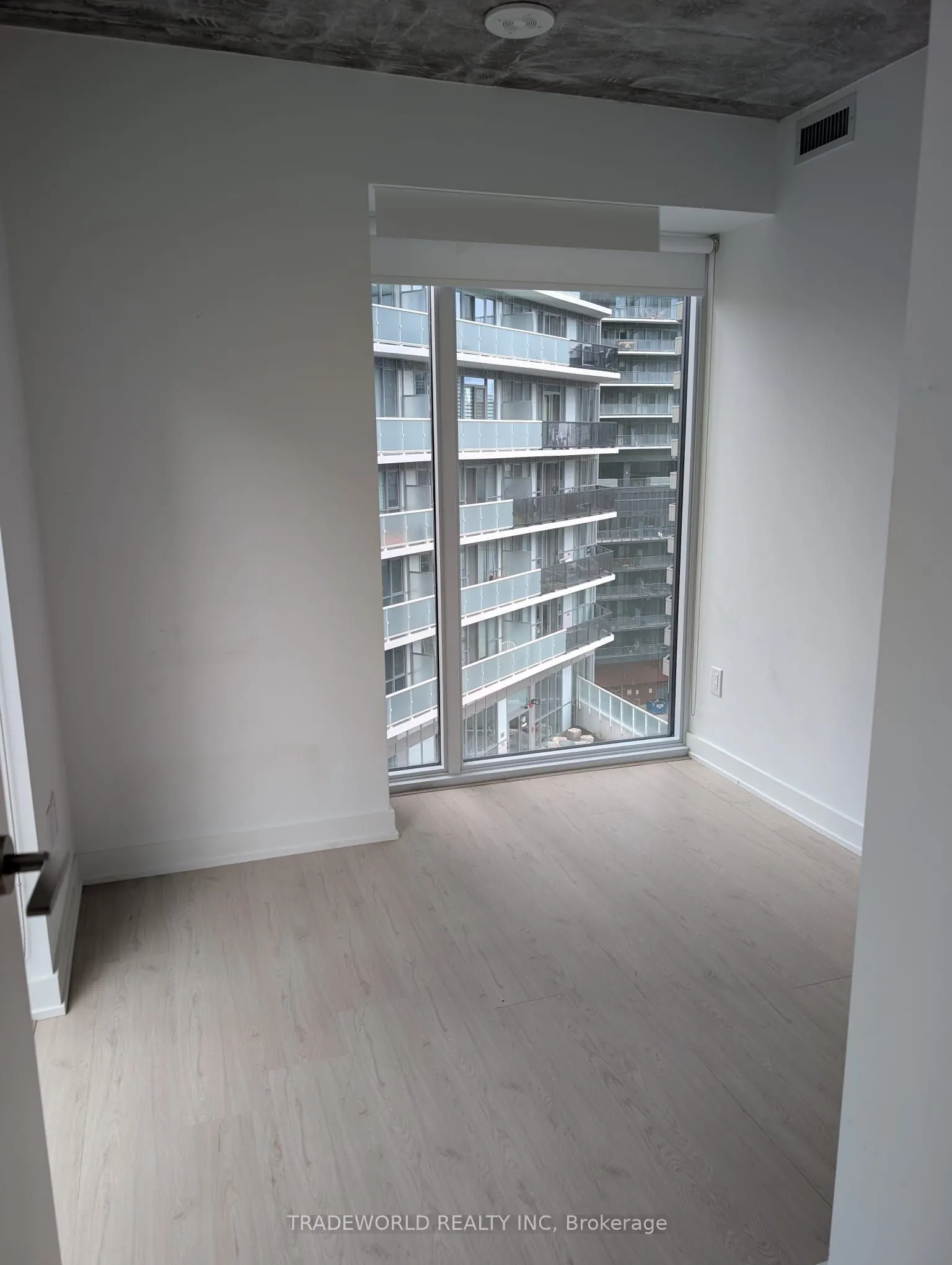 65 Mutual Street #906