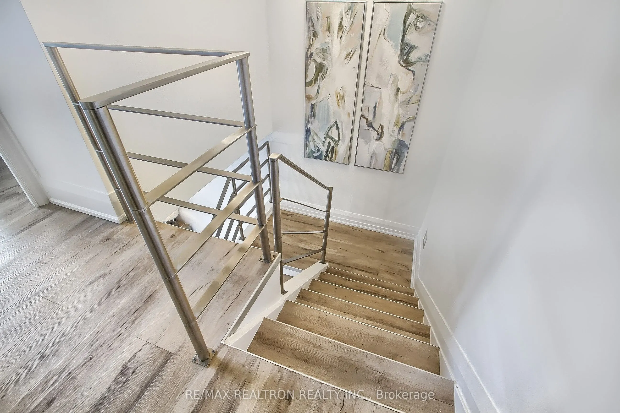 55A Avenue Road #406