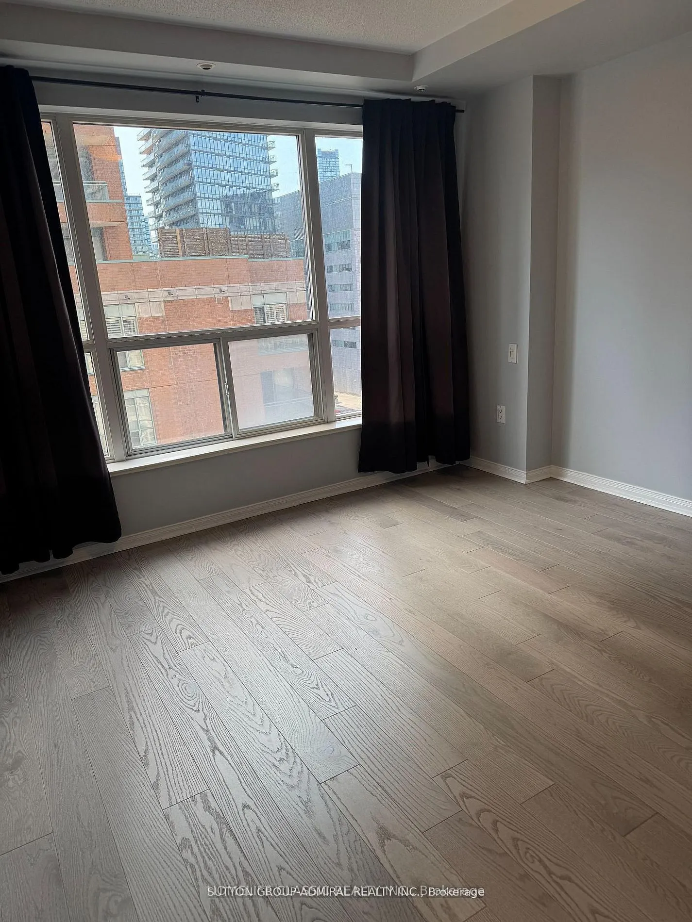 909 Bay Street #905