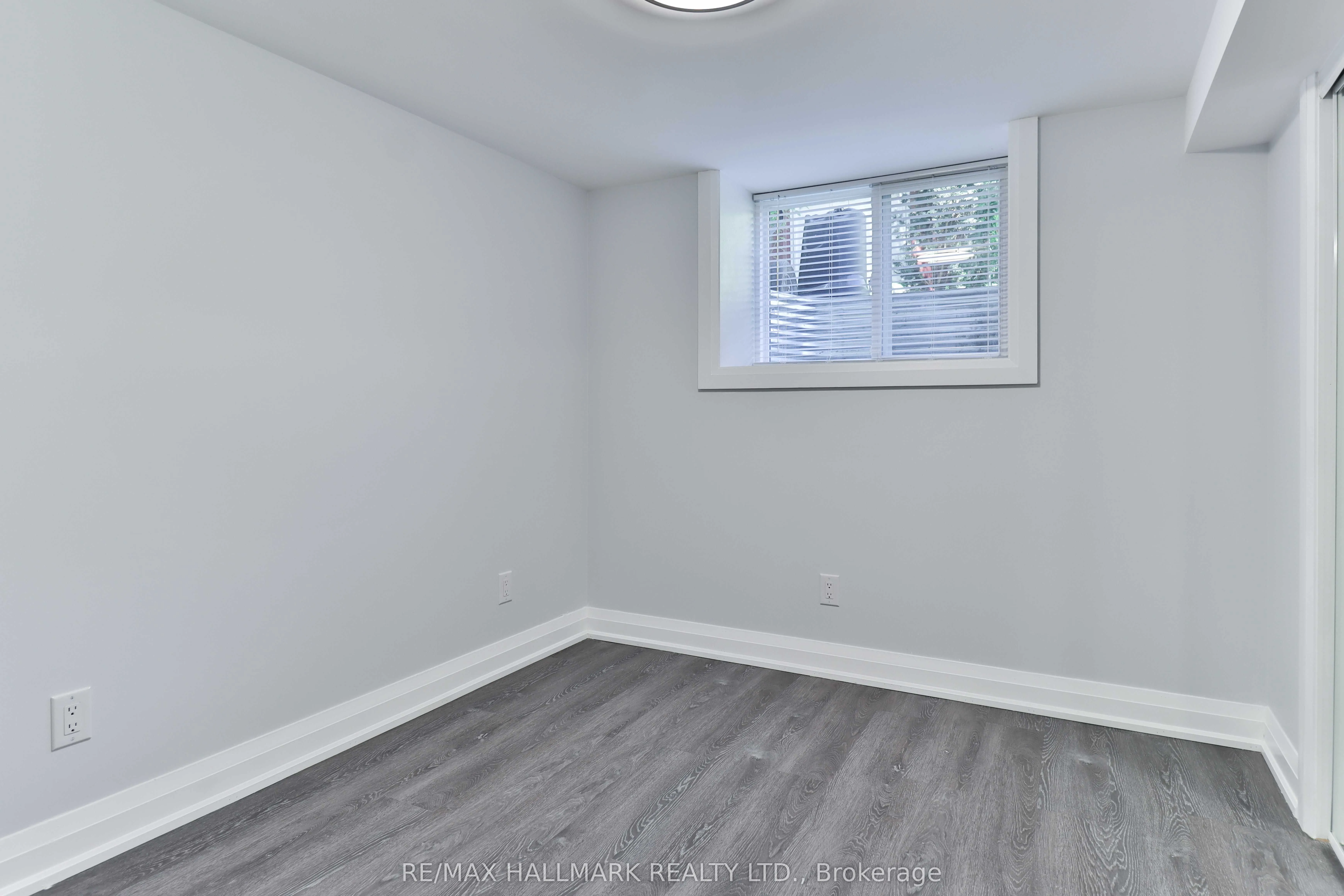 880 College Street #Bsmt