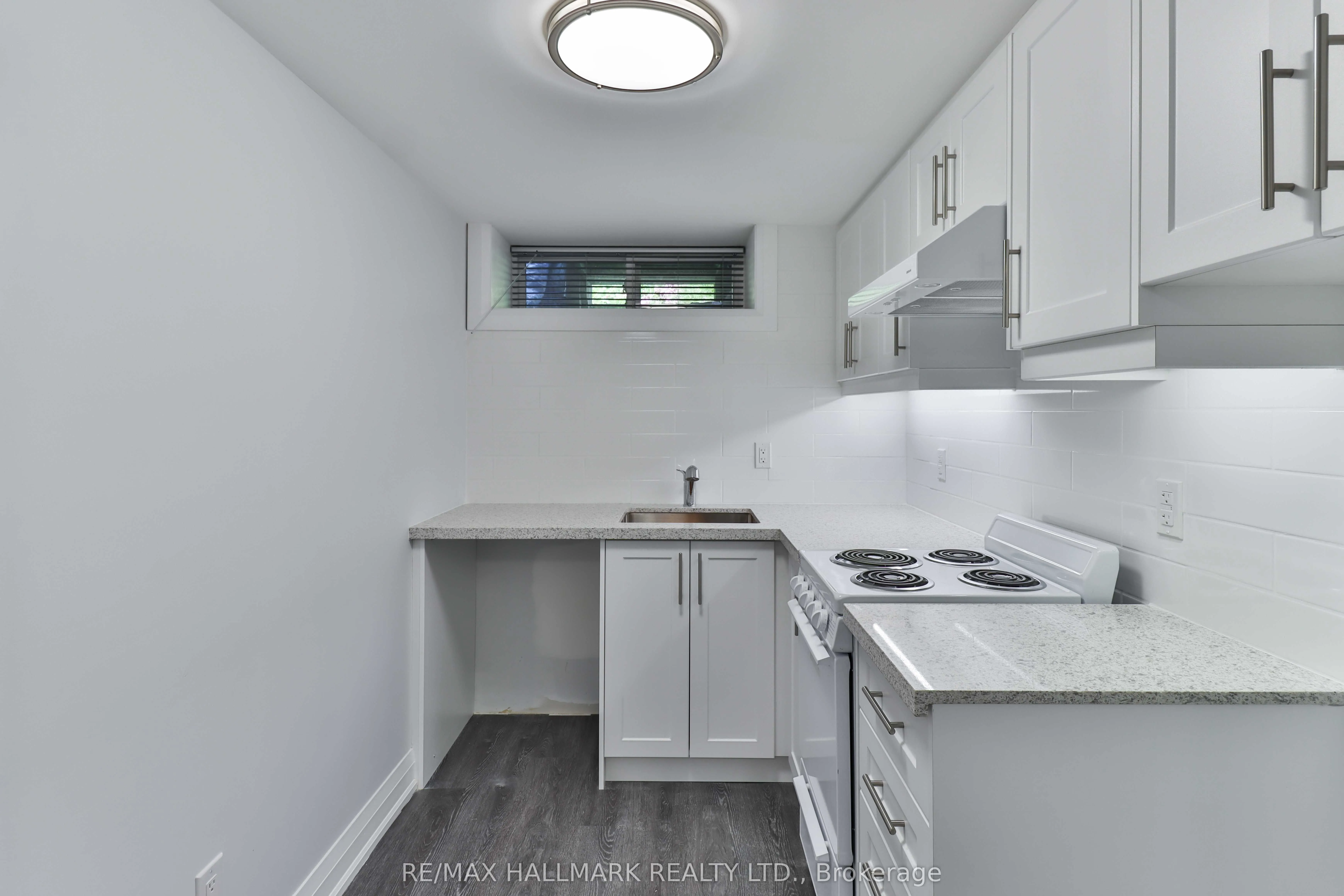 880 College Street #Bsmt