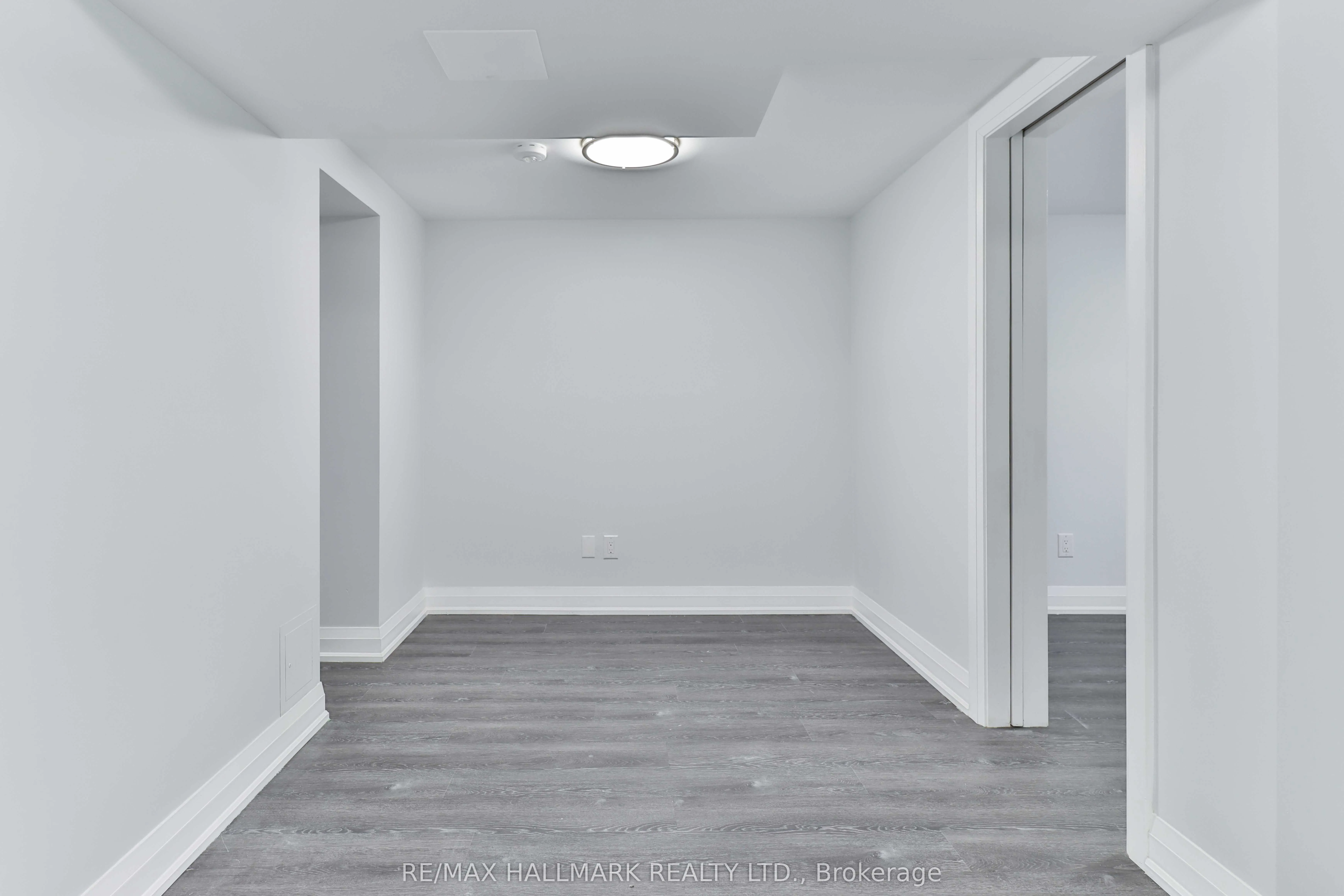 880 College Street #Bsmt