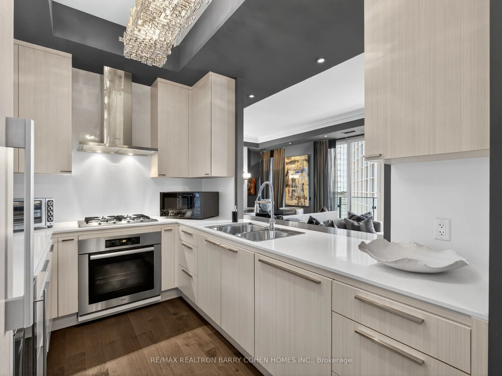 88 Davenport Road #1202