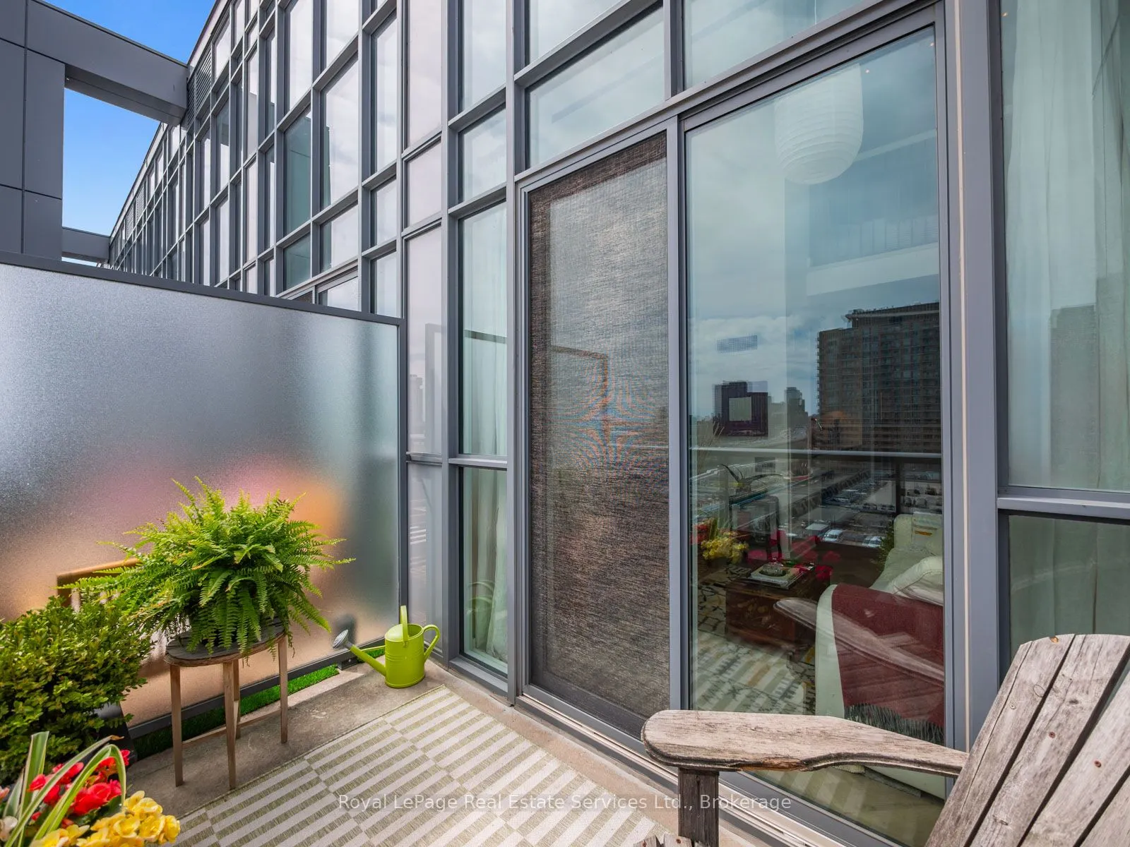 5 Hanna Avenue #729