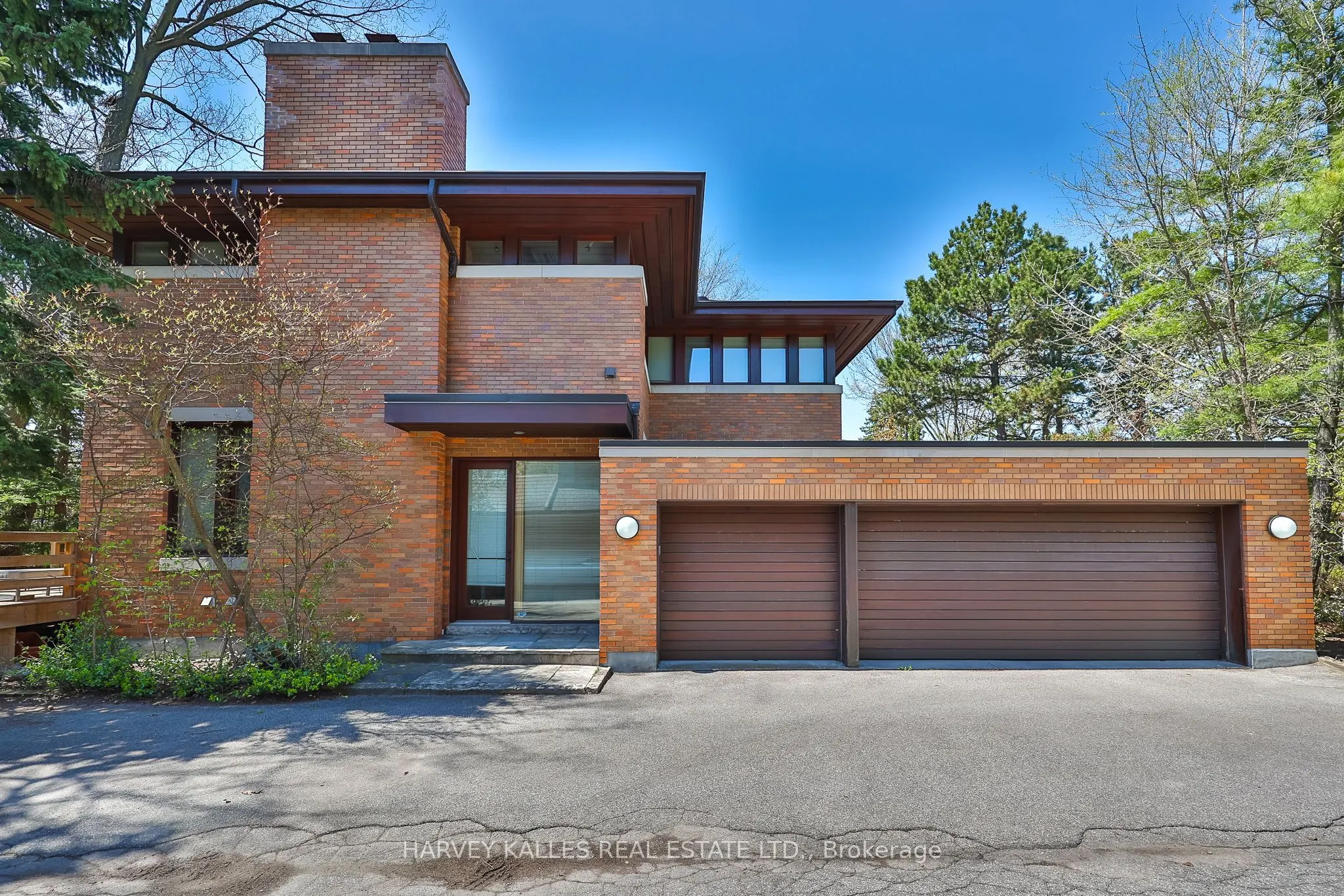 223 Hillhurst Boulevard