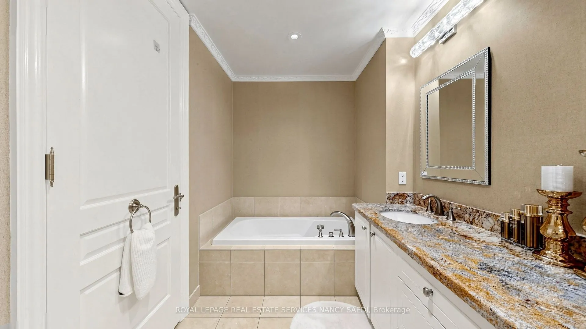 10 Bellair Street #802
