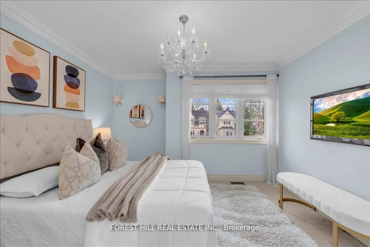 313 Broadway Avenue