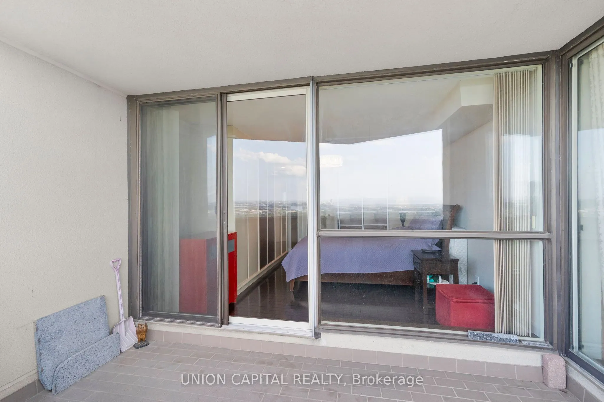 85 Skymark Drive #2405