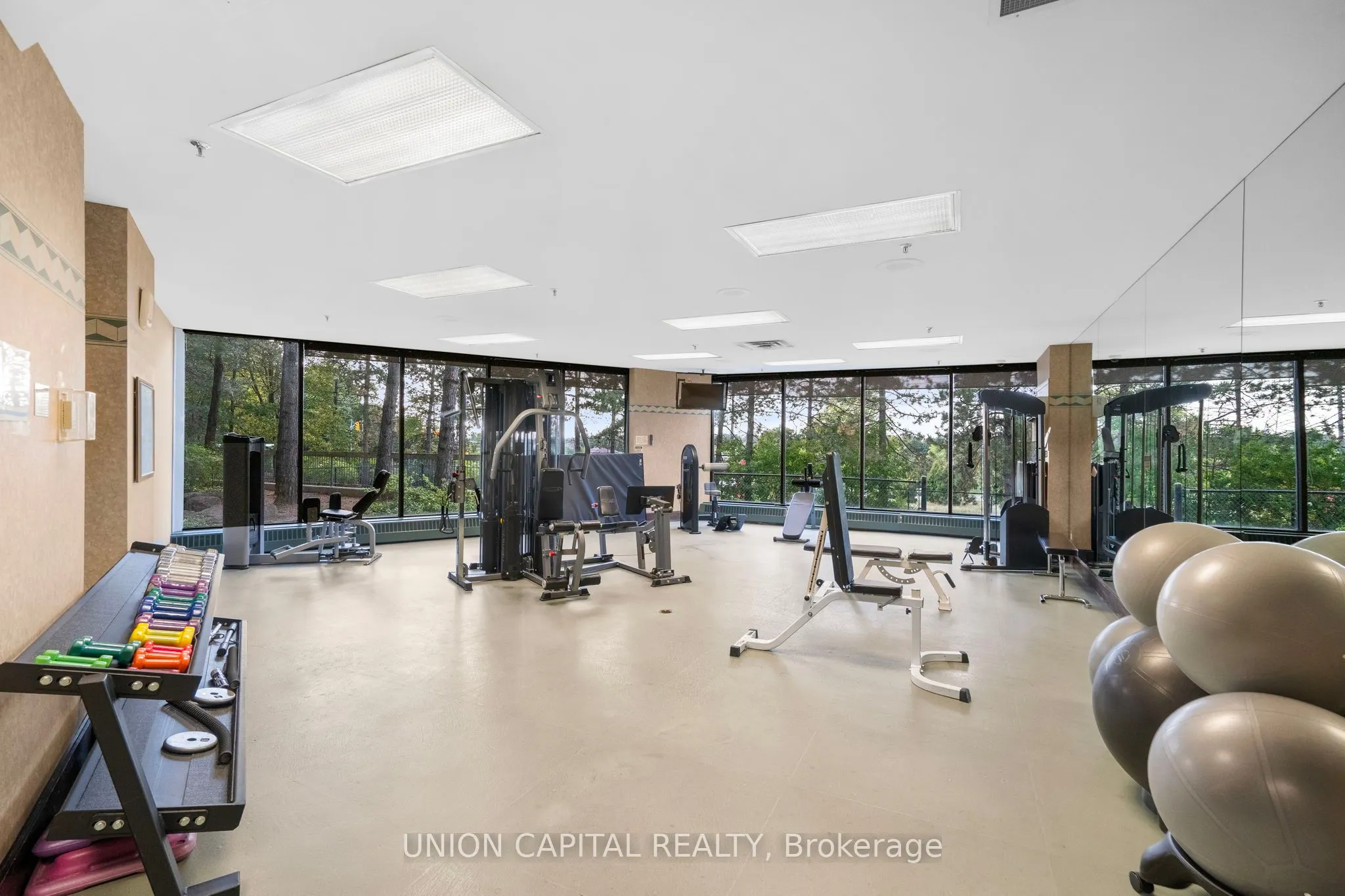 85 Skymark Drive #2405