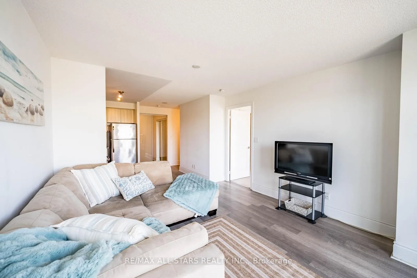 2015 Sheppard Avenue E #407