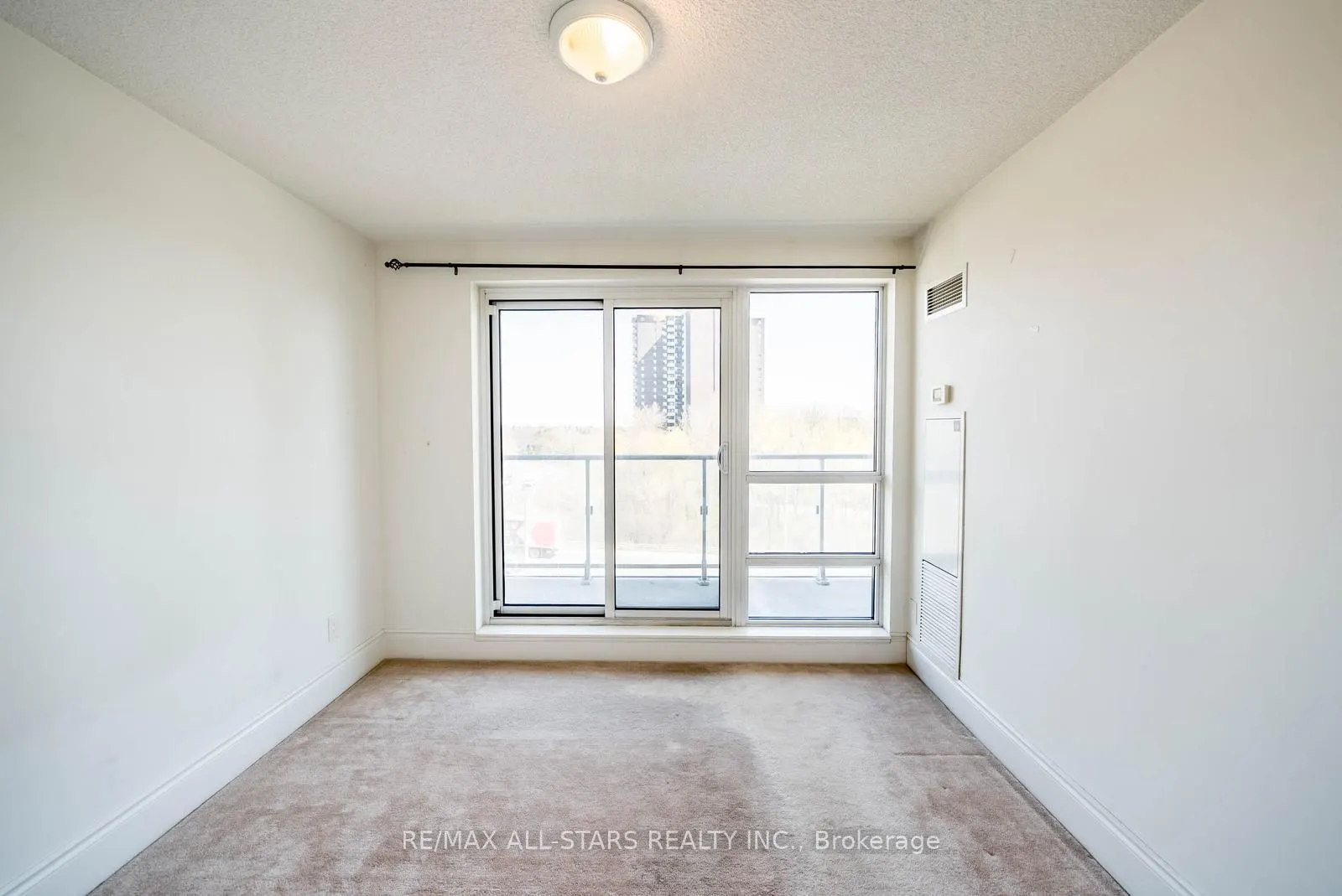 2015 Sheppard Avenue E #407