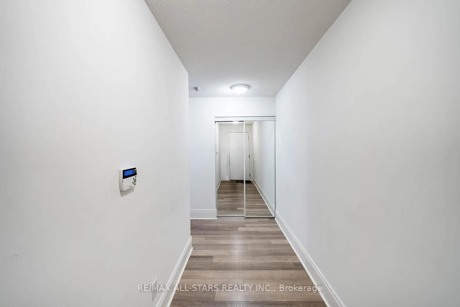 2015 Sheppard Avenue E #407