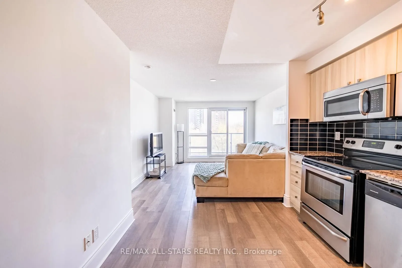 2015 Sheppard Avenue E #407