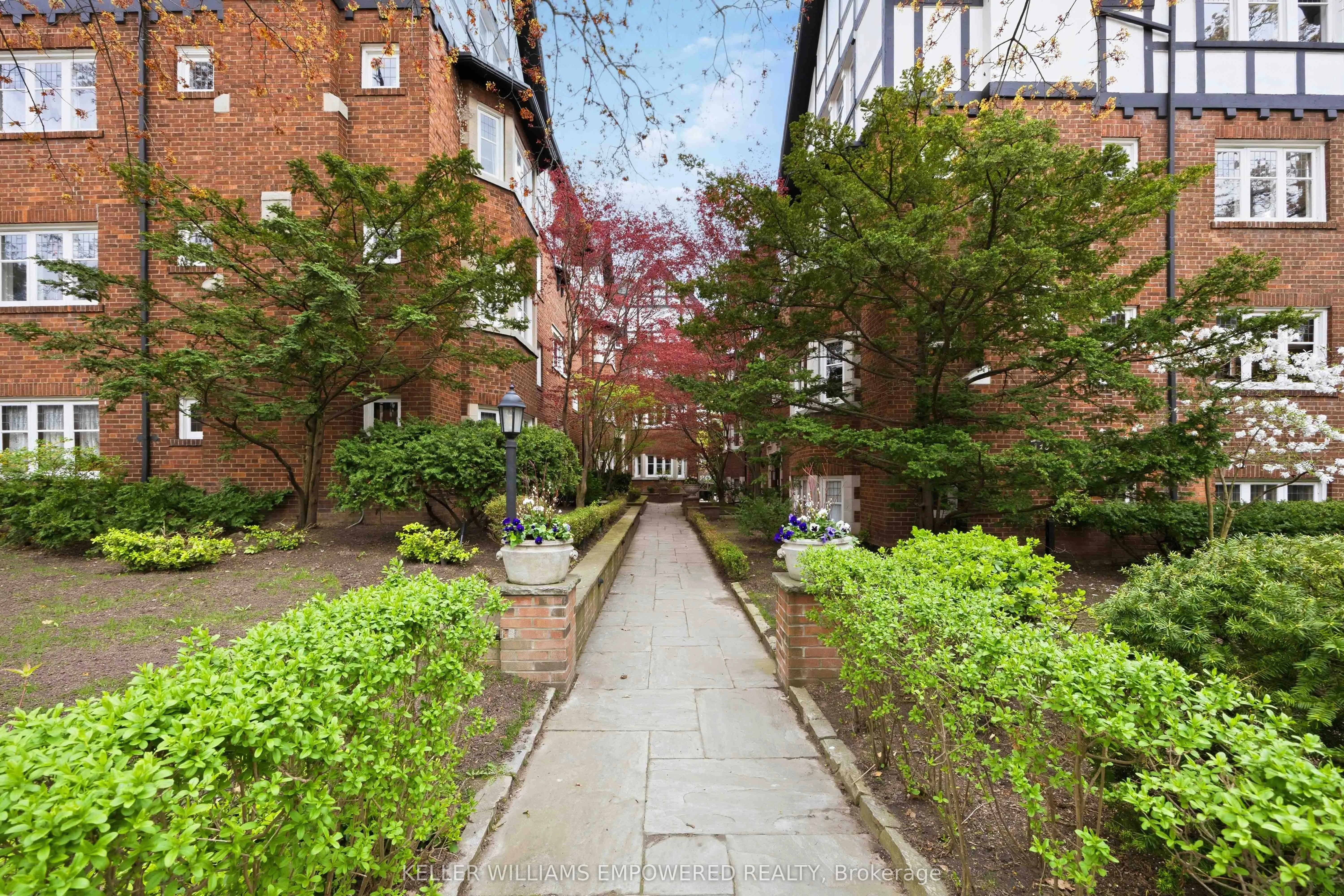 313 Lonsdale Road #7