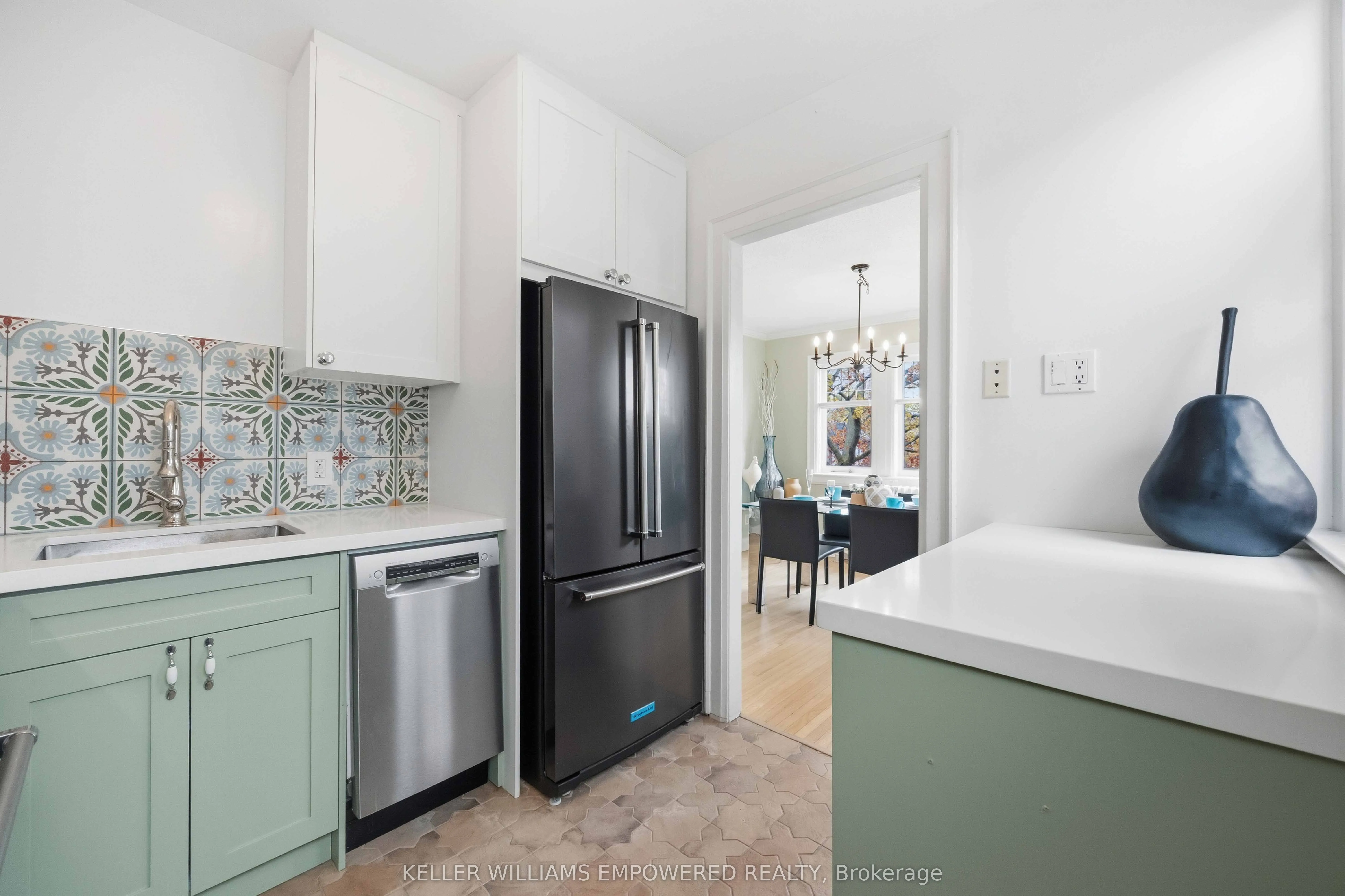 313 Lonsdale Road #7