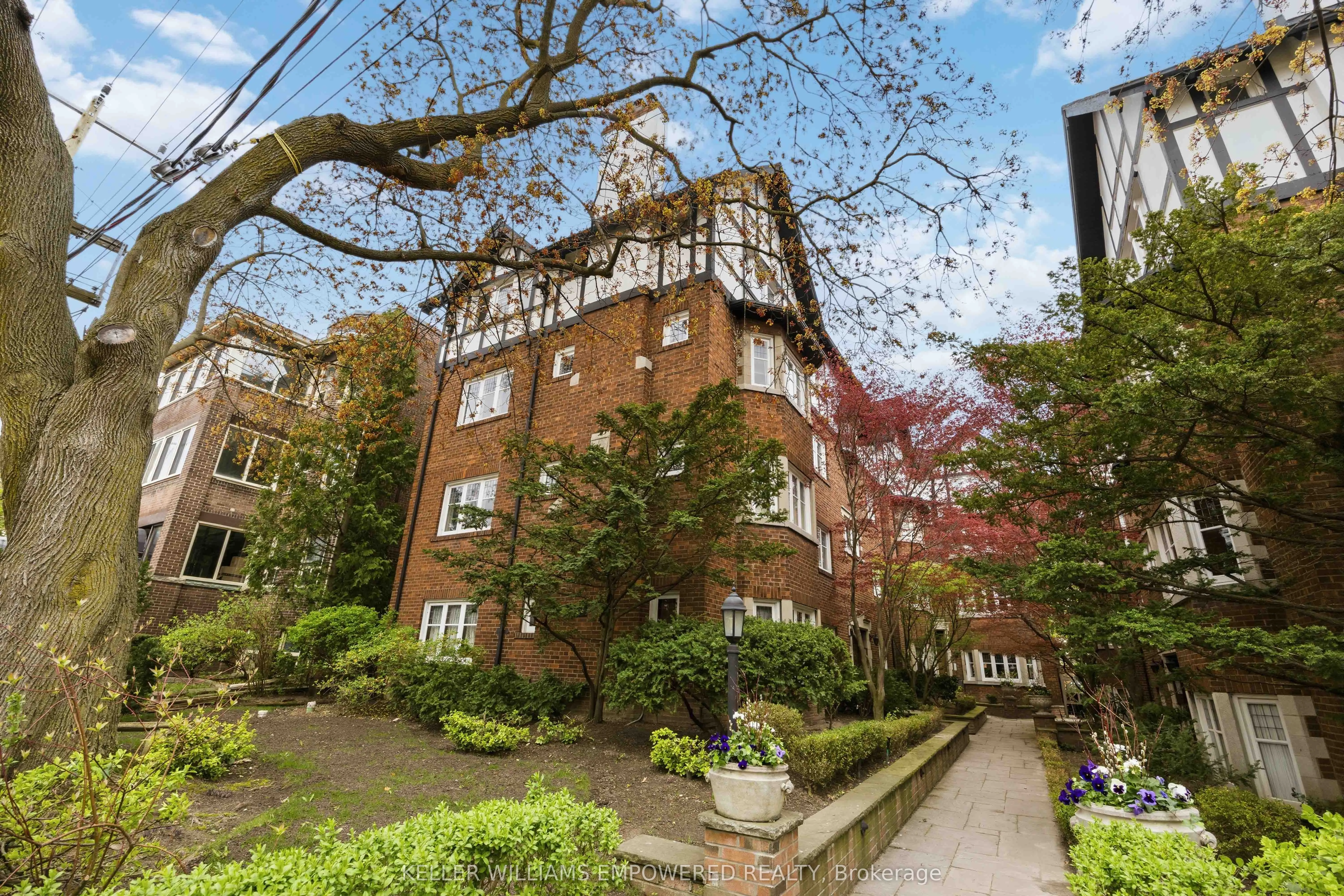 313 Lonsdale Road #7