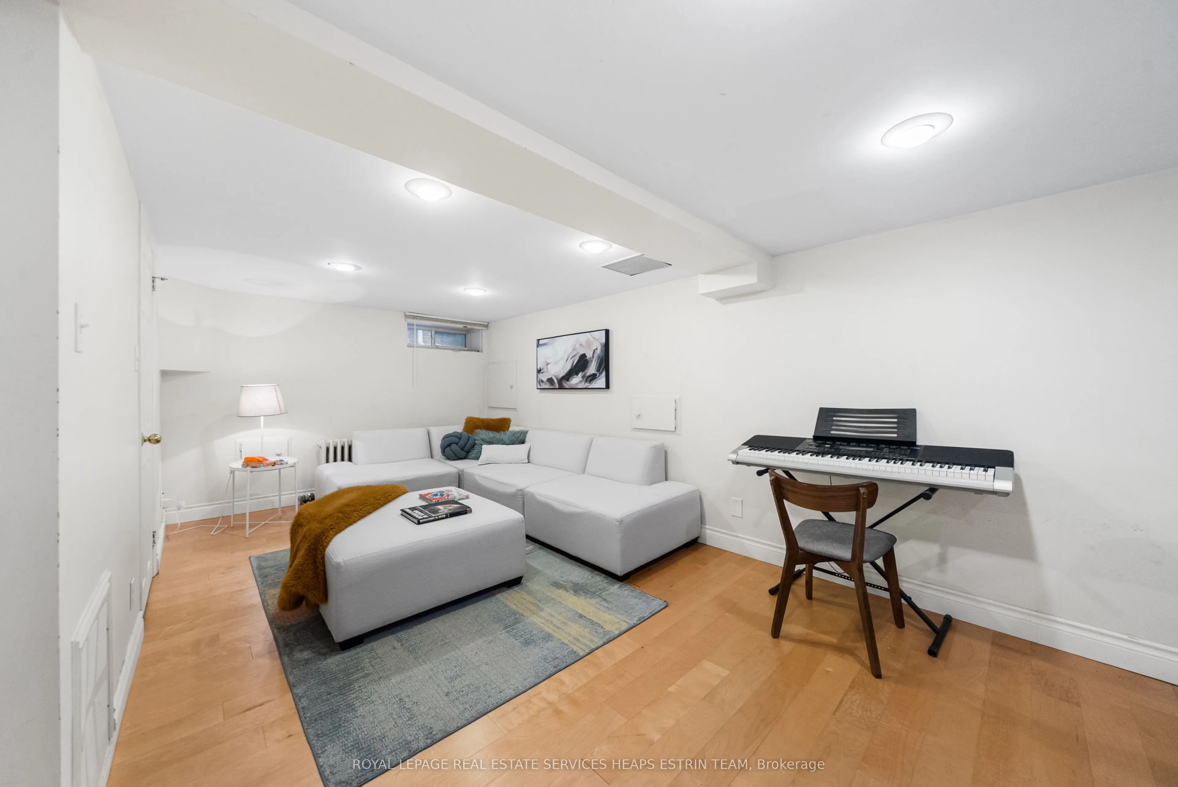304 Heath Street E