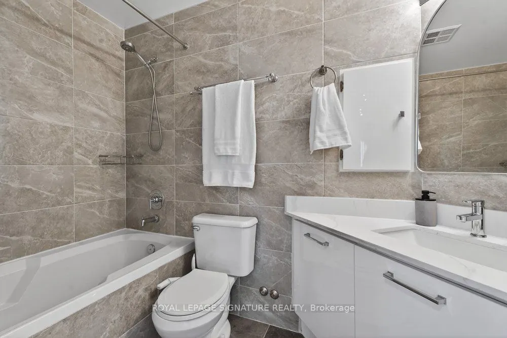 555 Yonge Street #707