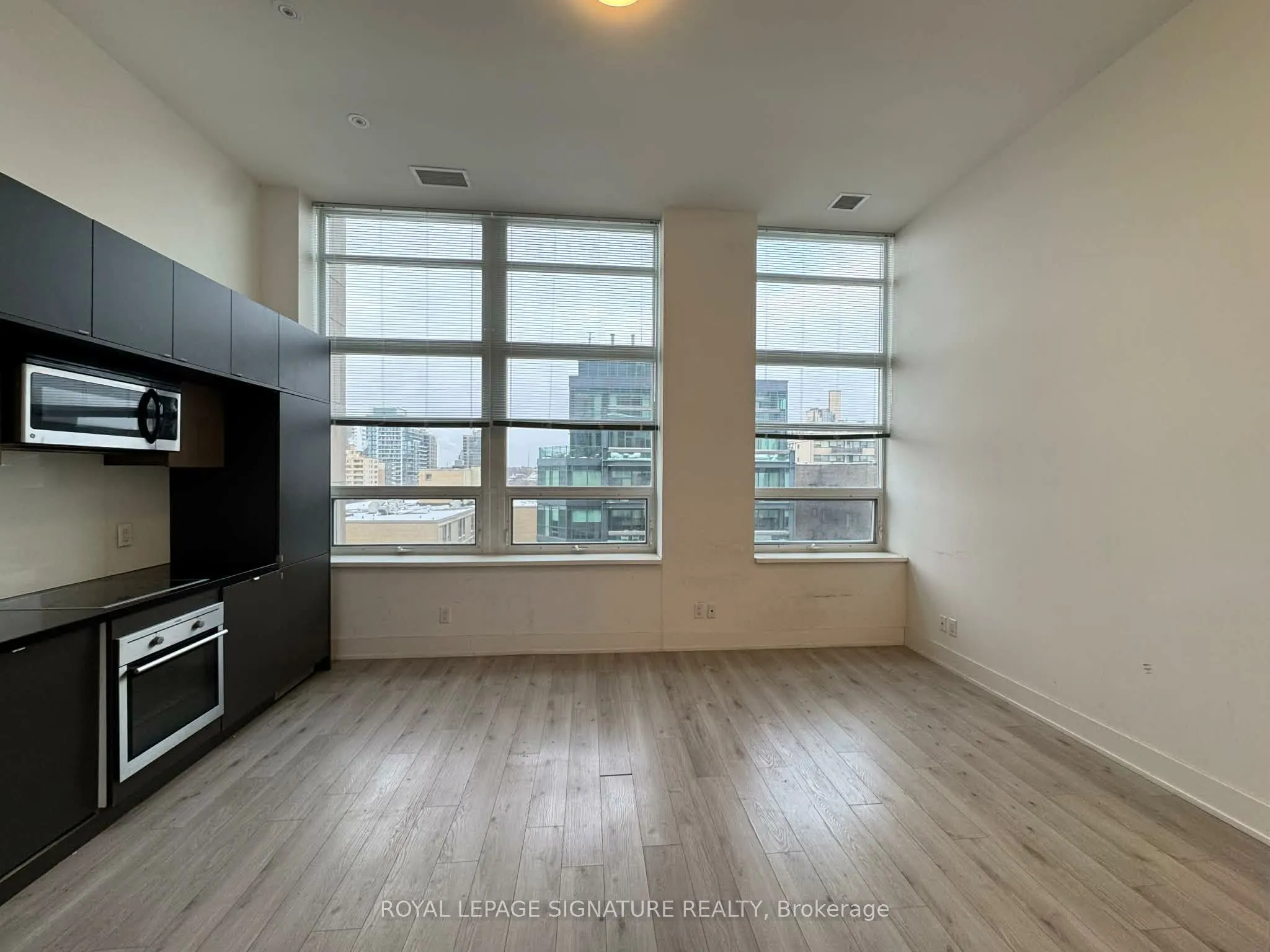111 St Clair Avenue W #802