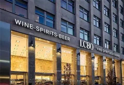 111 St Clair Avenue W #802