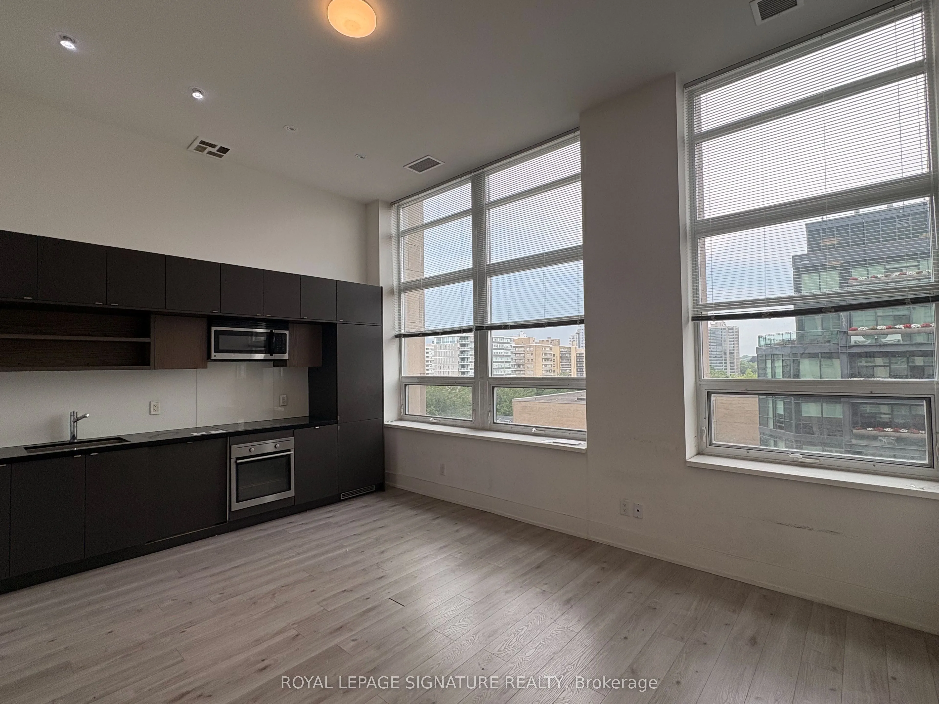 111 St Clair Avenue W #802