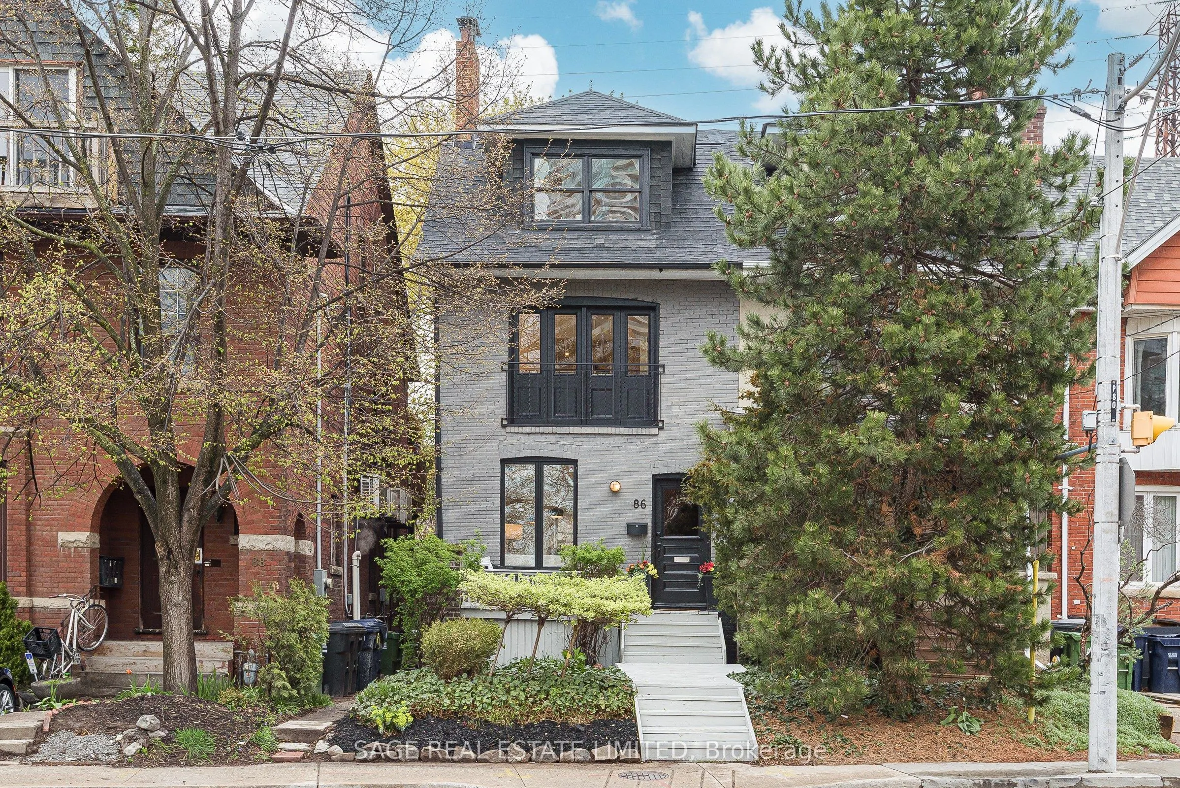 86 Dupont Street