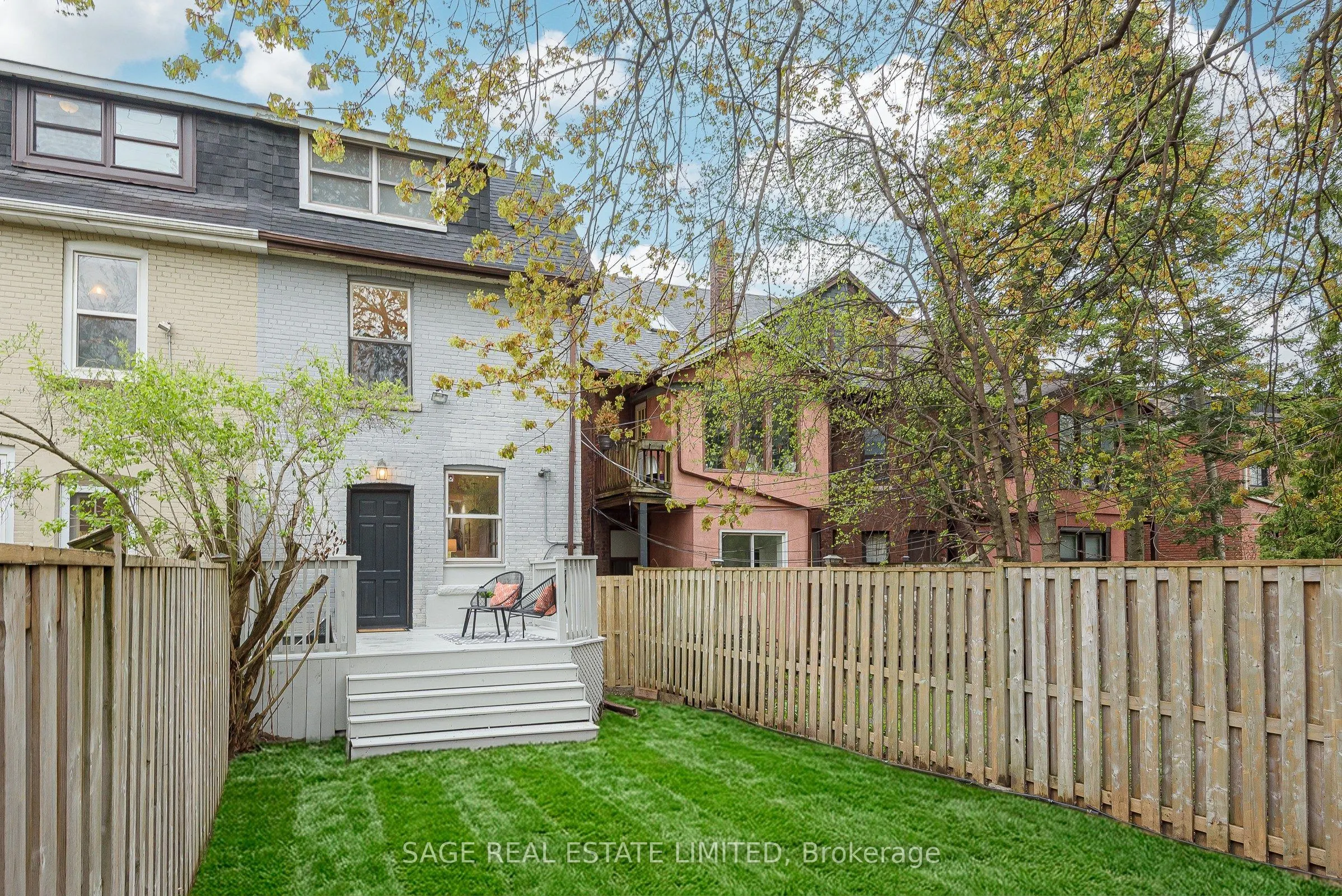 86 Dupont Street