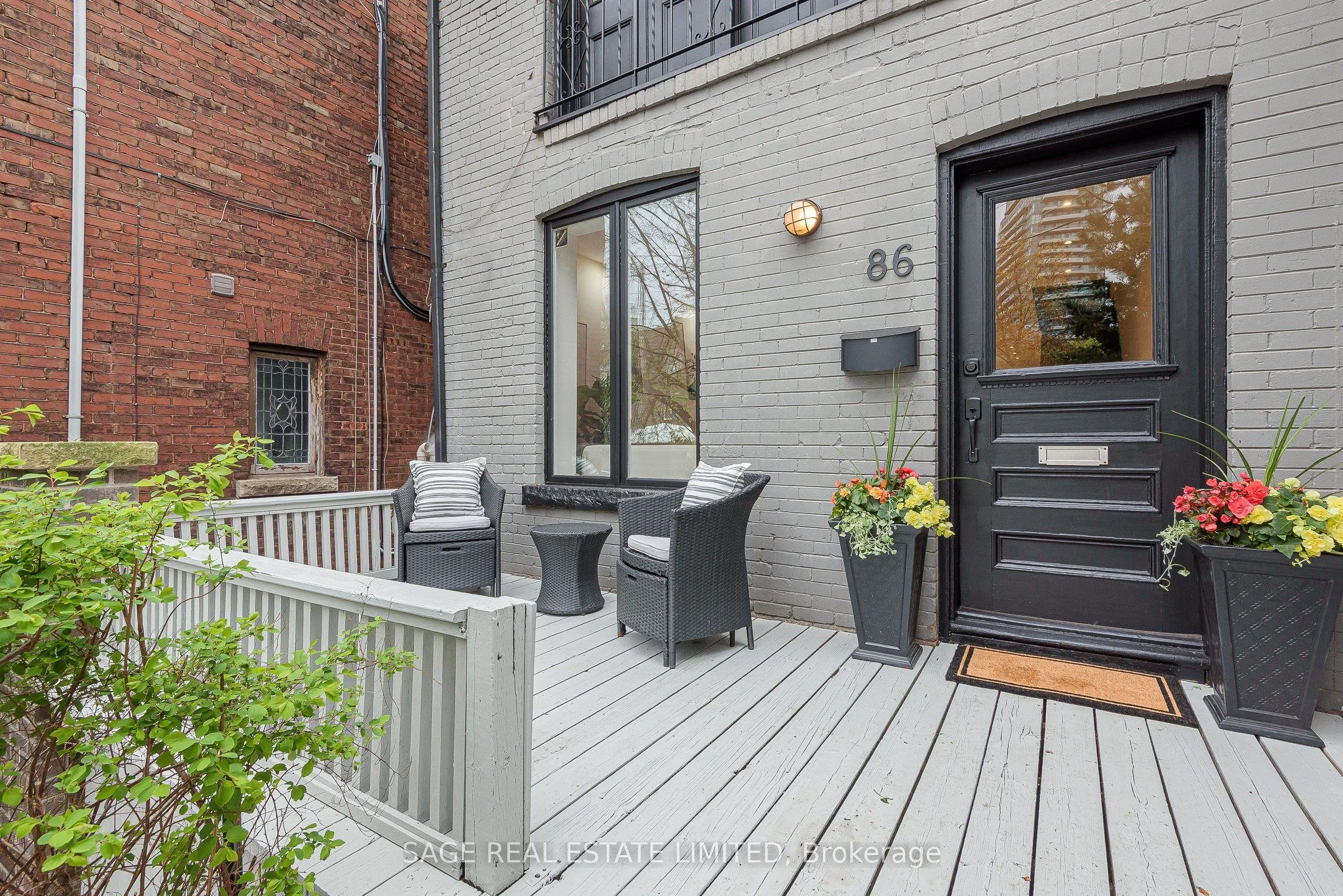 86 Dupont Street