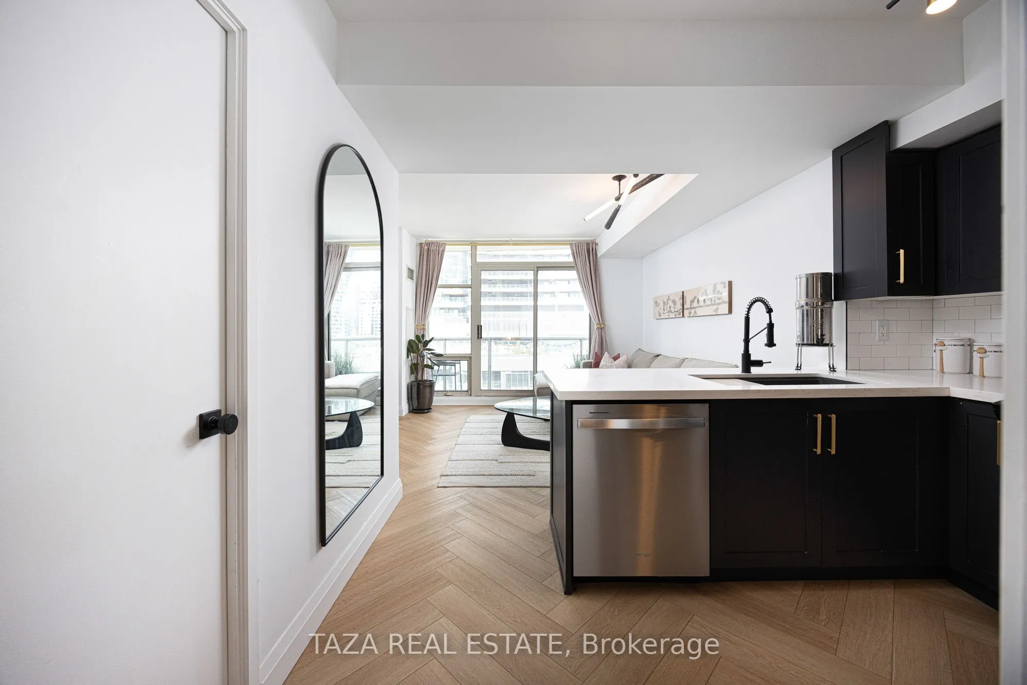 10 Navy Wharf Court #1705