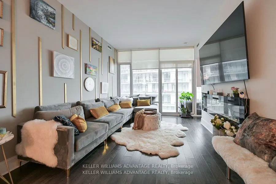 29 Queens Quay E #616