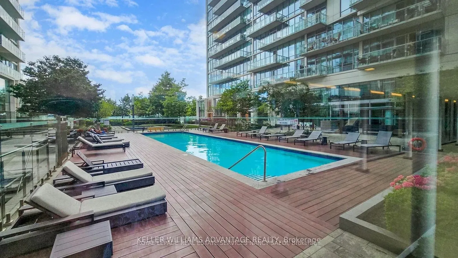 29 Queens Quay E #616