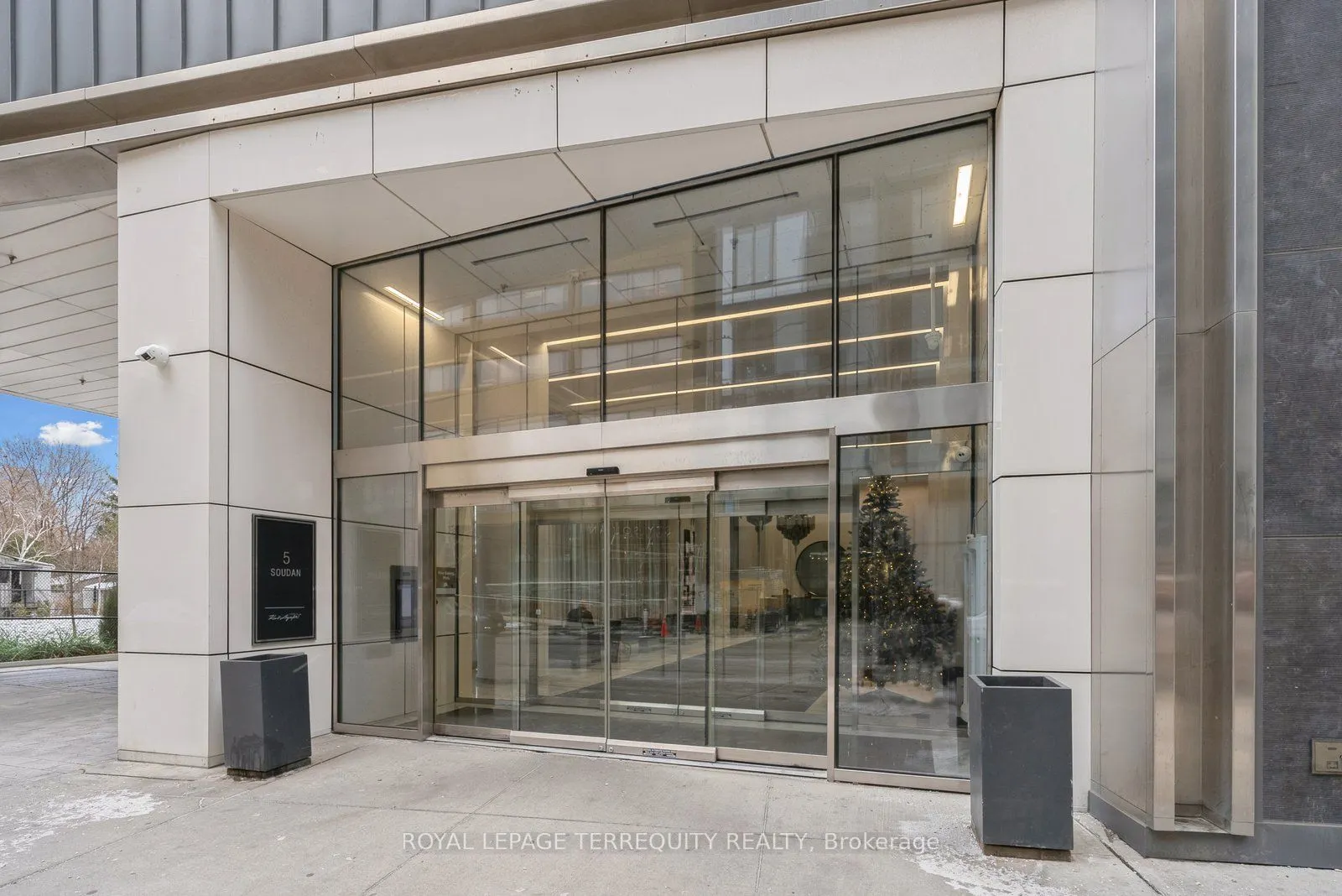 5 Soudan Avenue #703