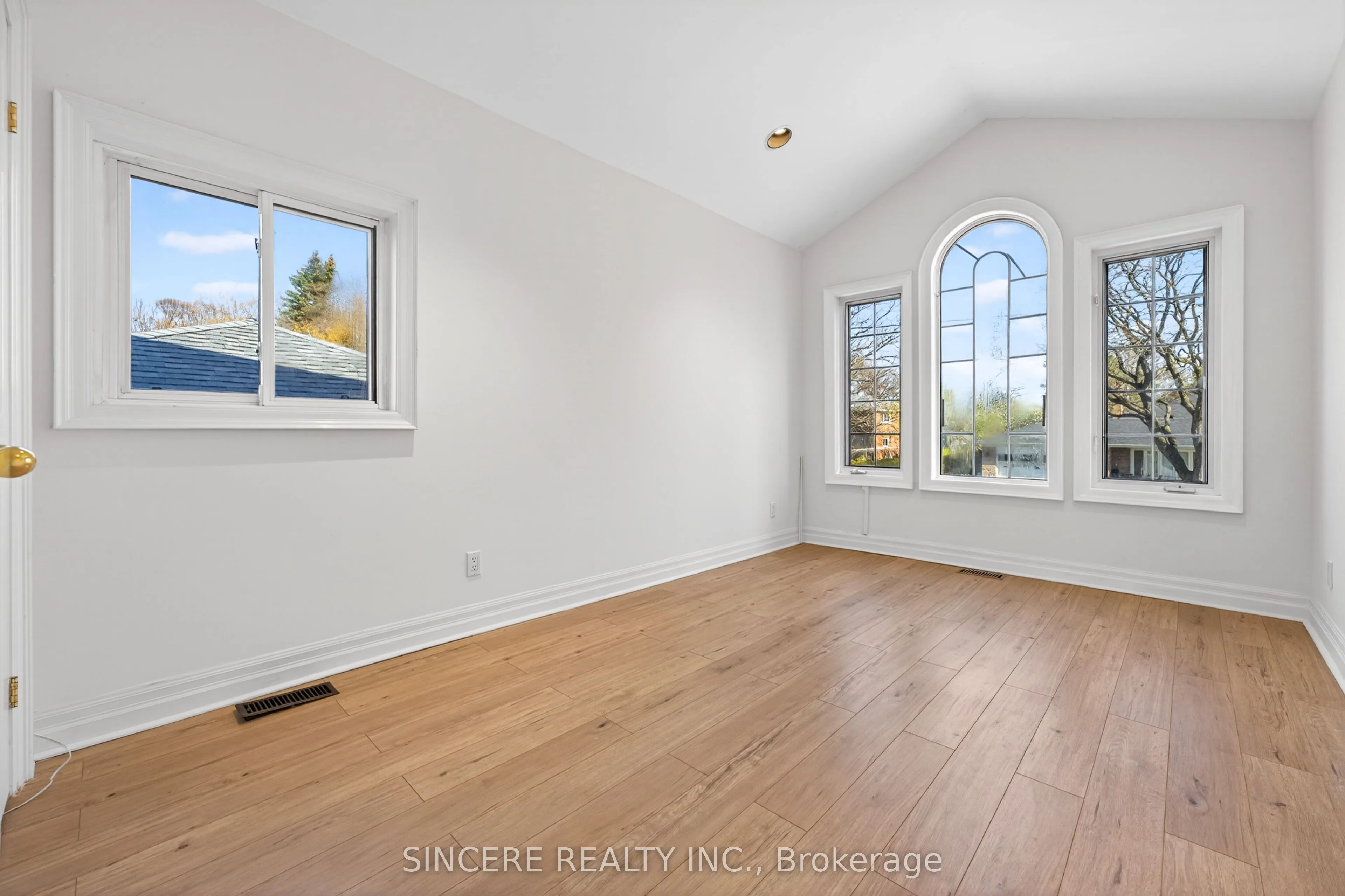 48 Bellbury Crescent