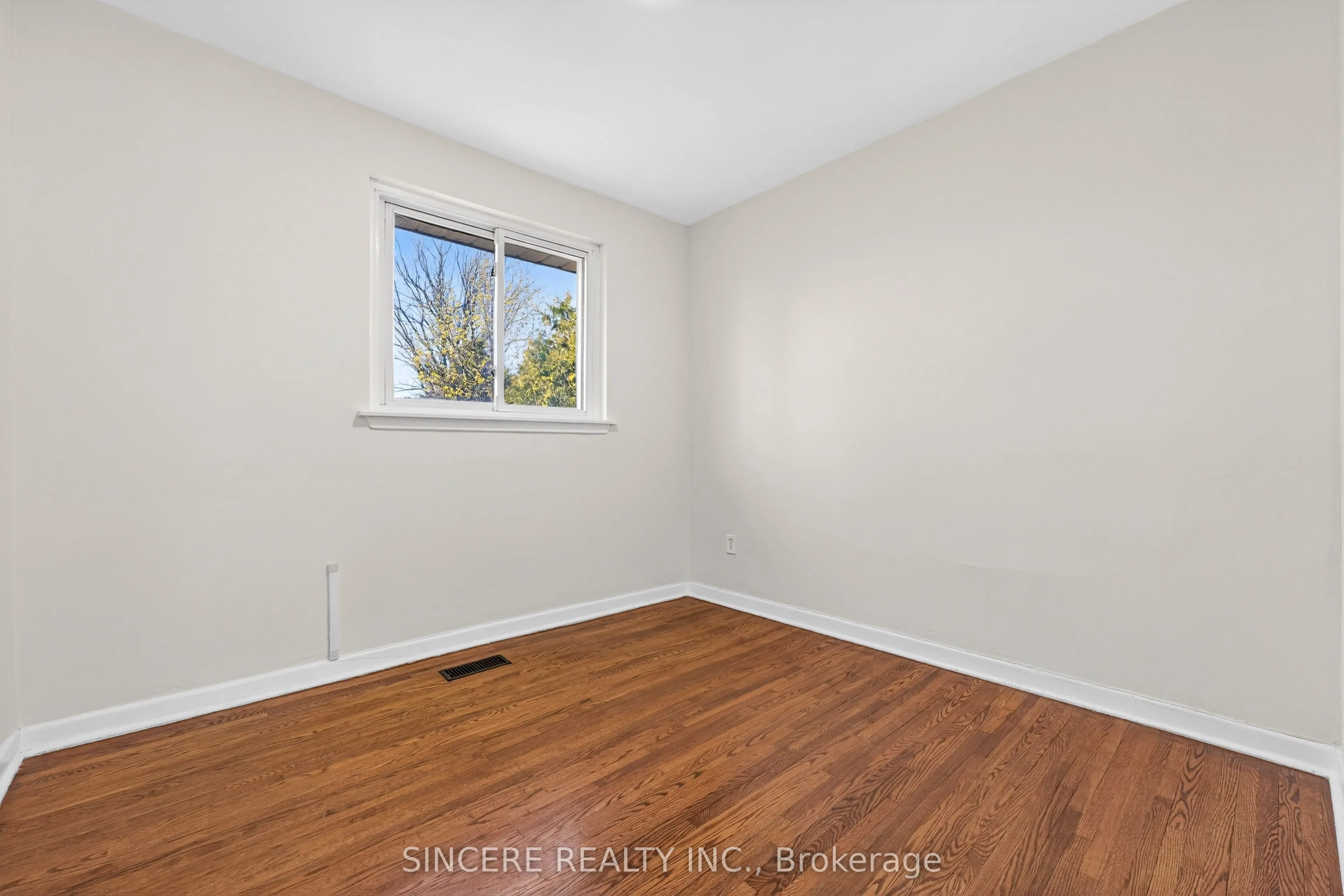 48 Bellbury Crescent