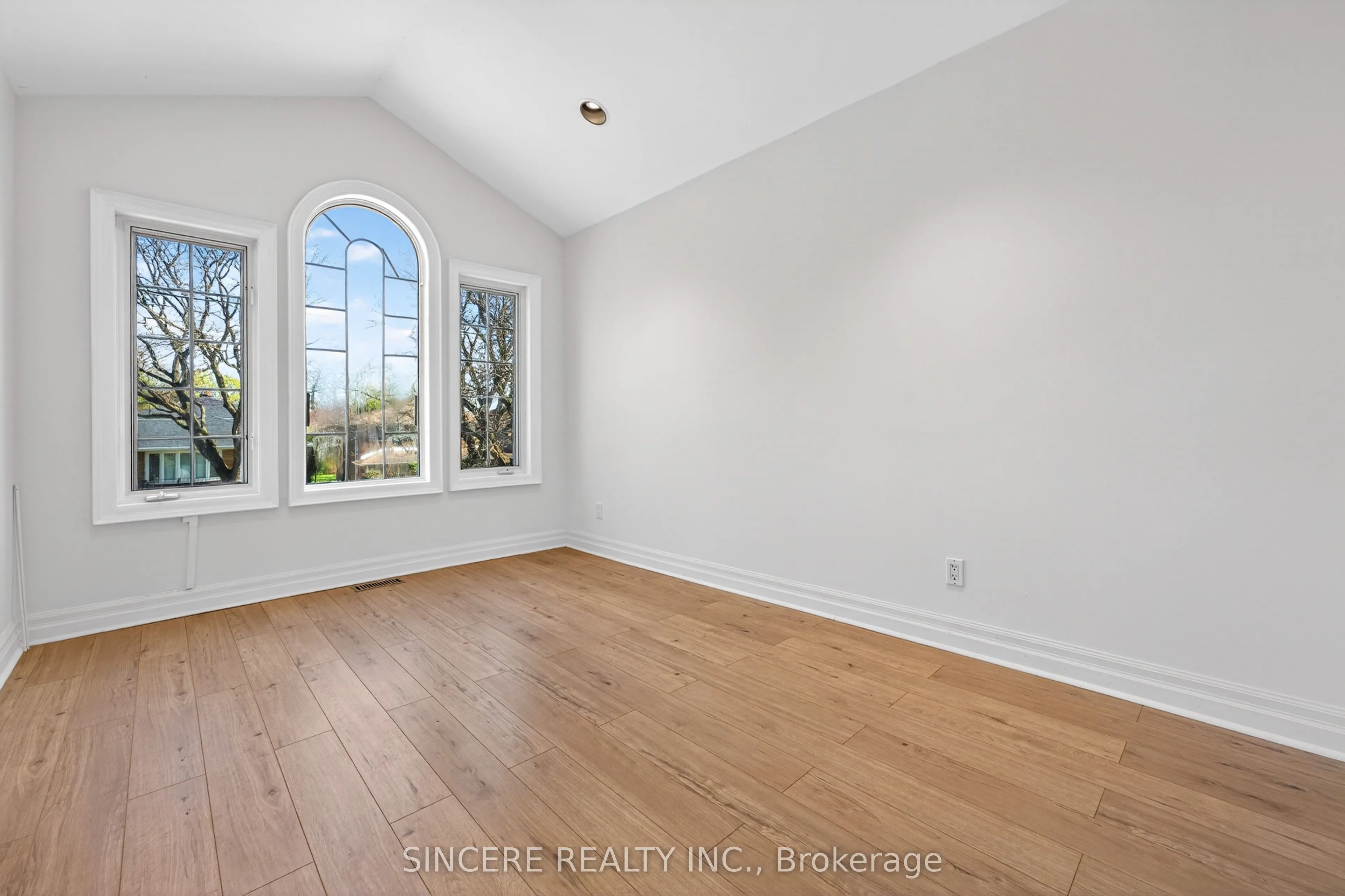 48 Bellbury Crescent