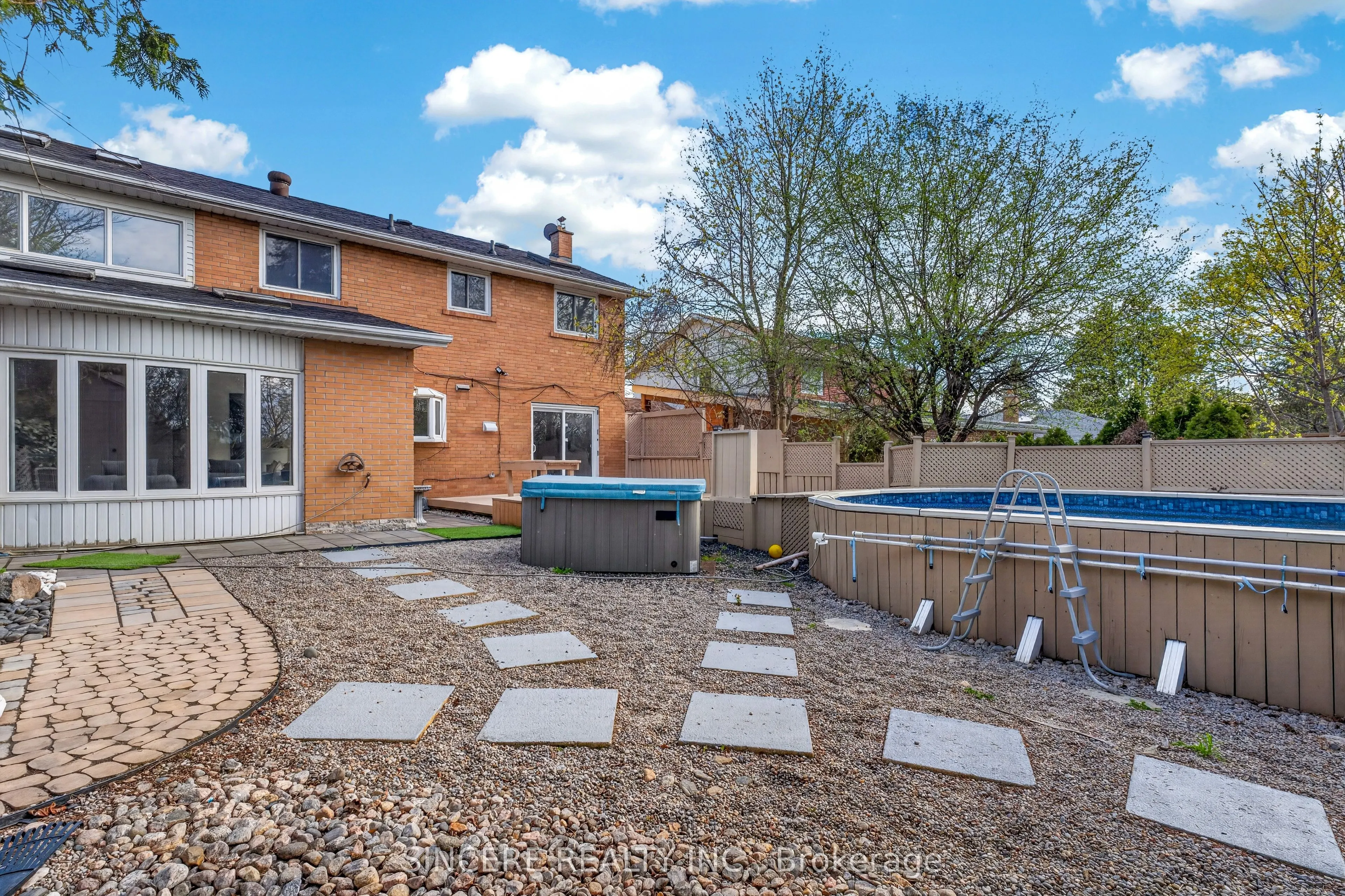 48 Bellbury Crescent