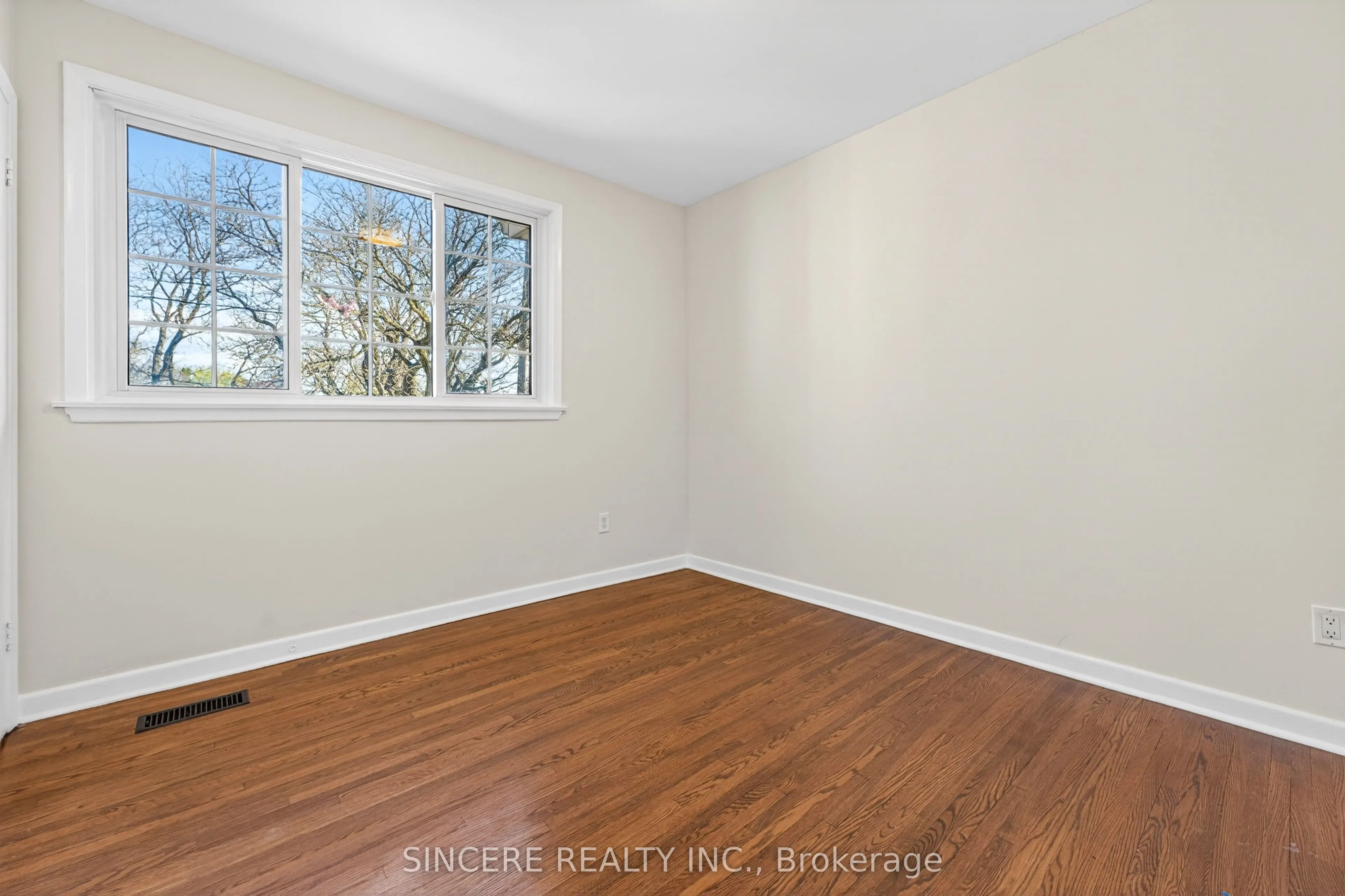 48 Bellbury Crescent
