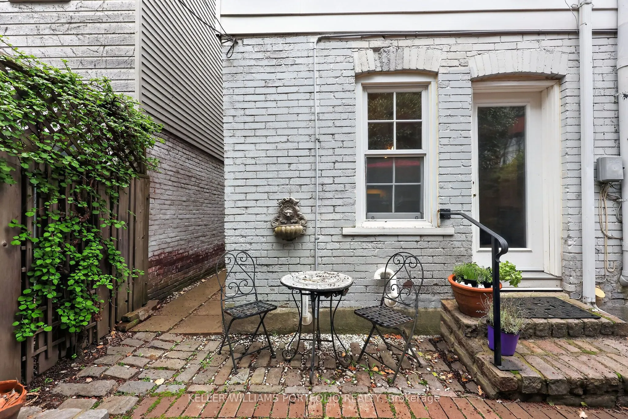24 Bishop Street