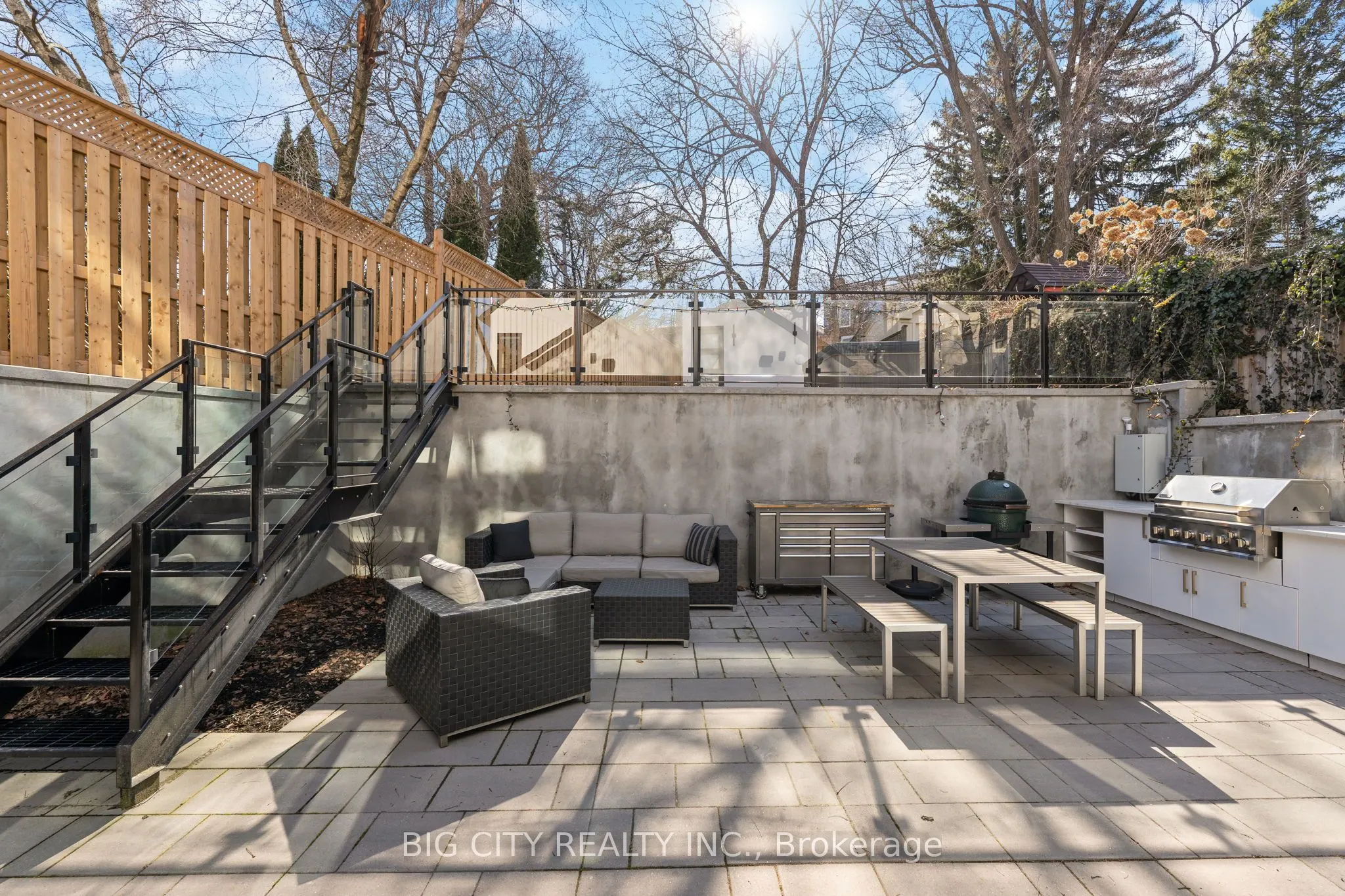 75 Lawrence Crescent