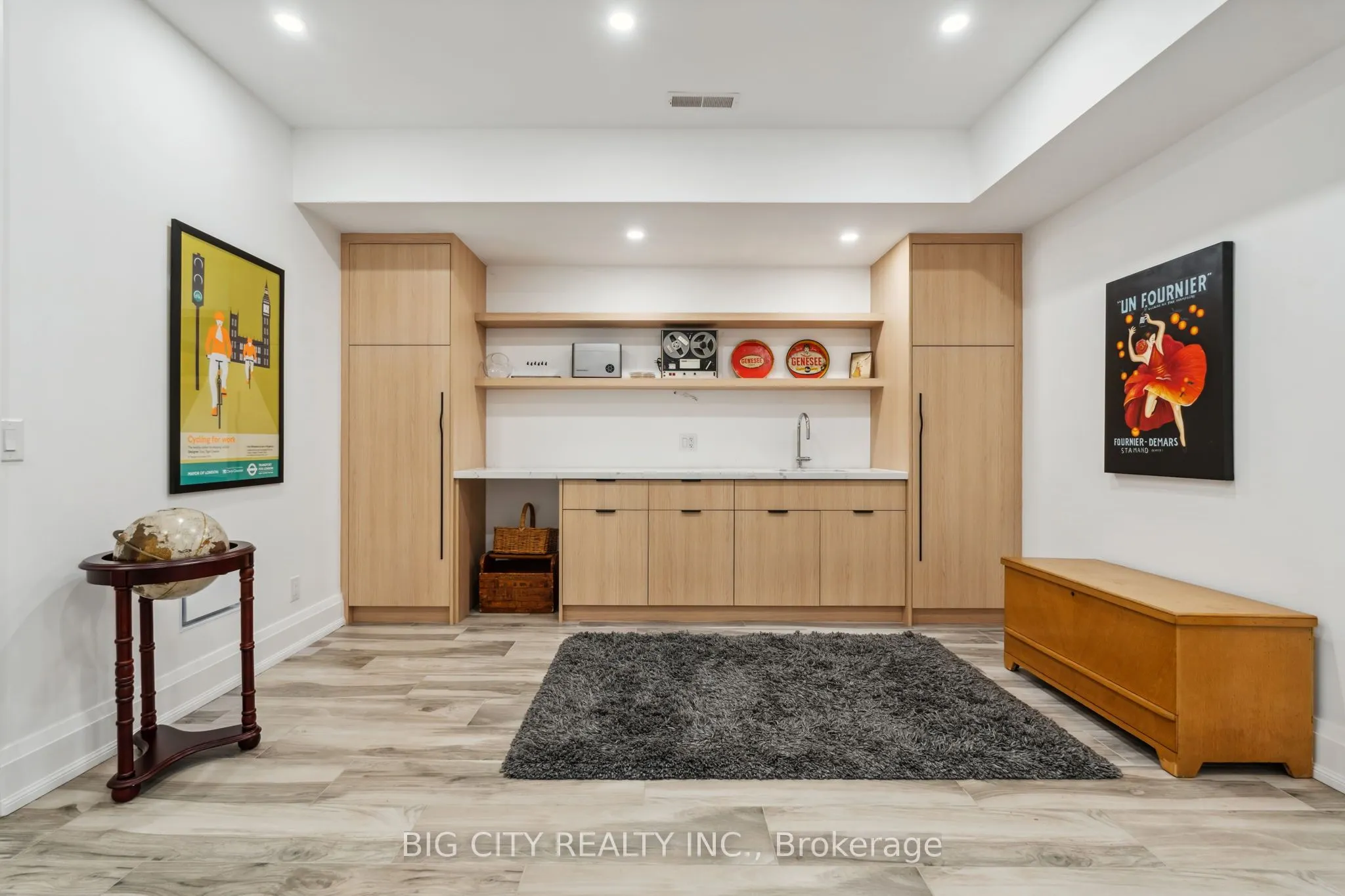75 Lawrence Crescent