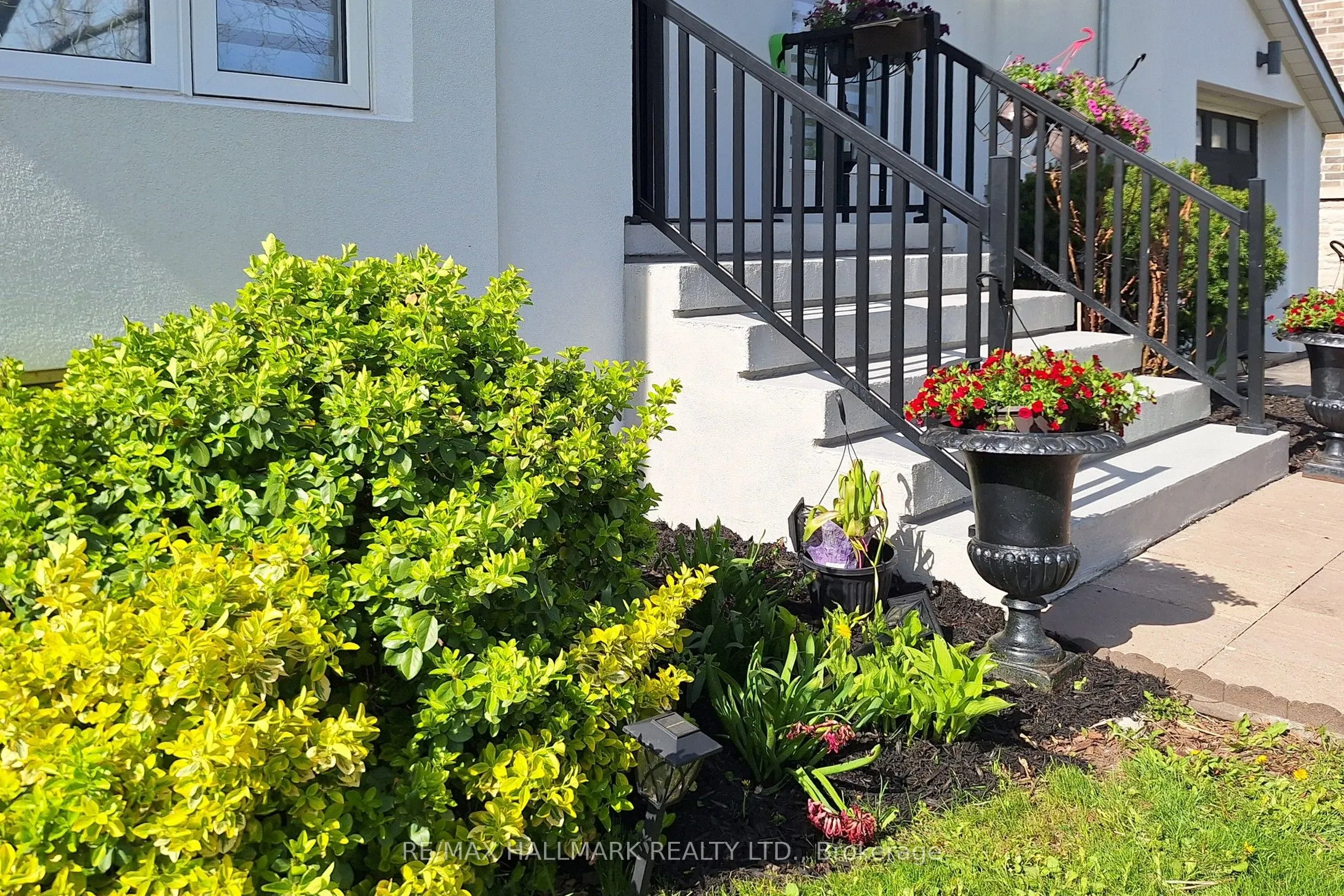96 Searle Avenue