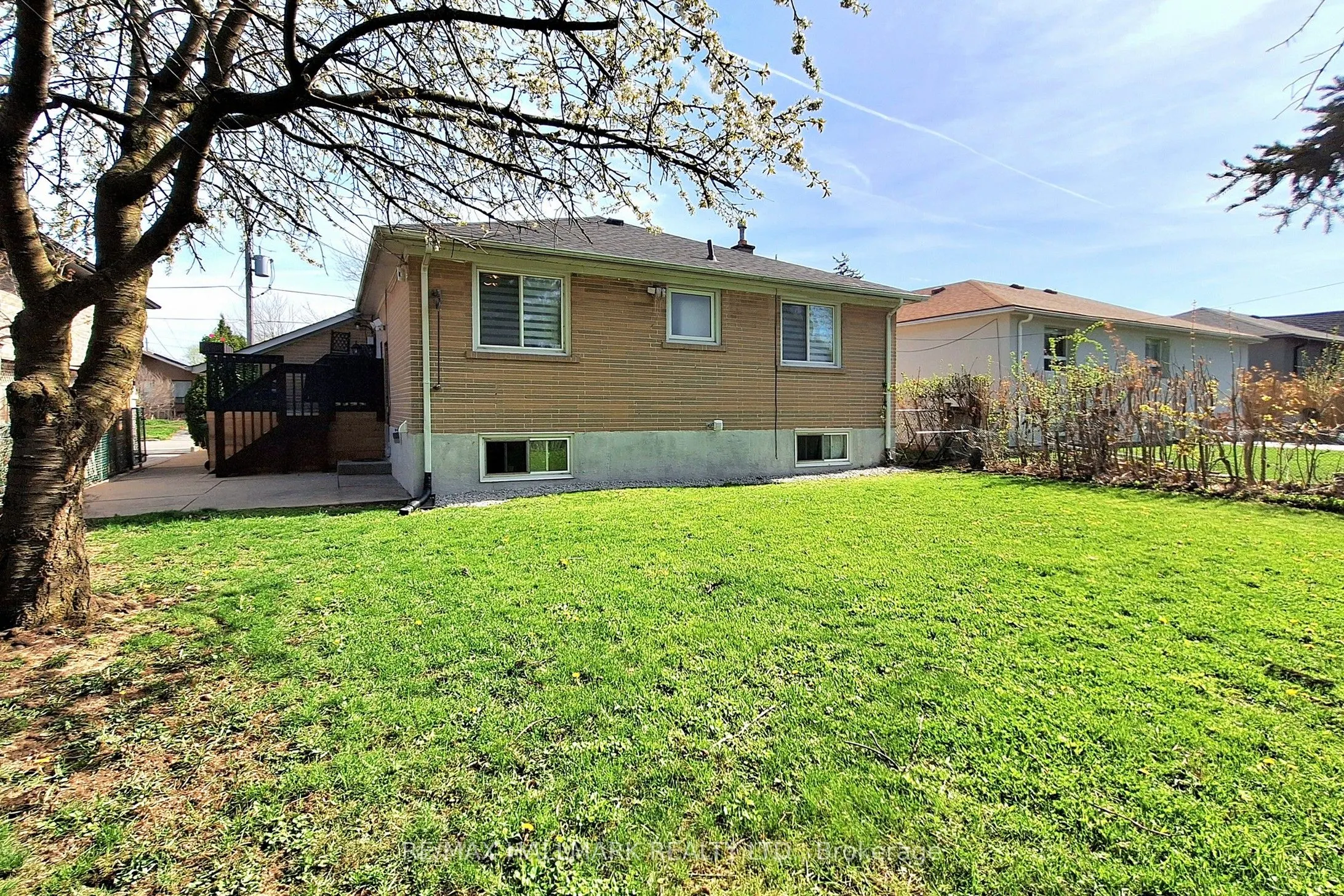 96 Searle Avenue