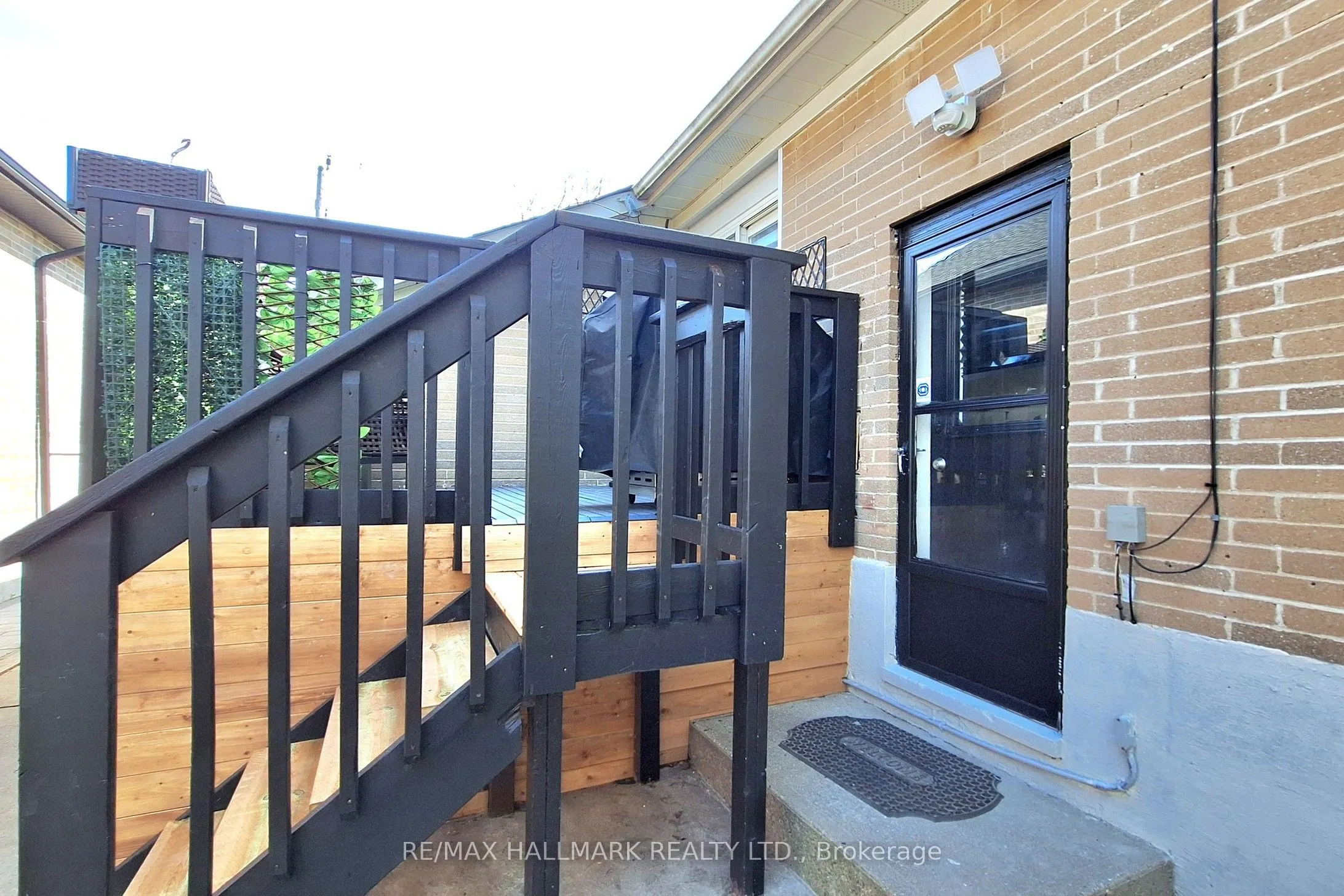96 Searle Avenue