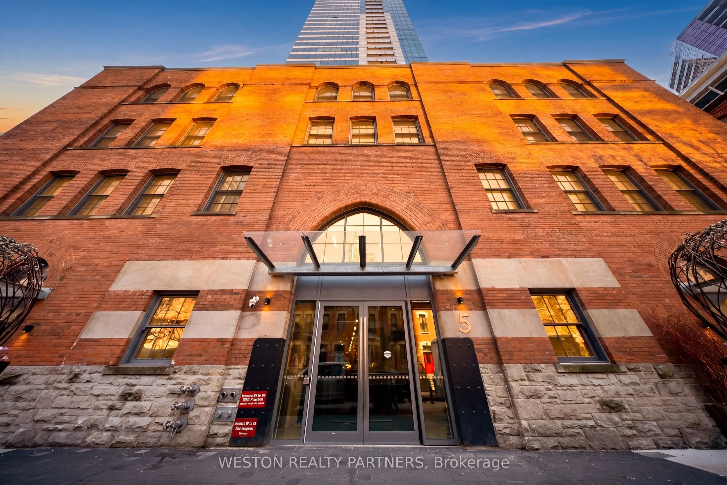 5 st joseph Street #208