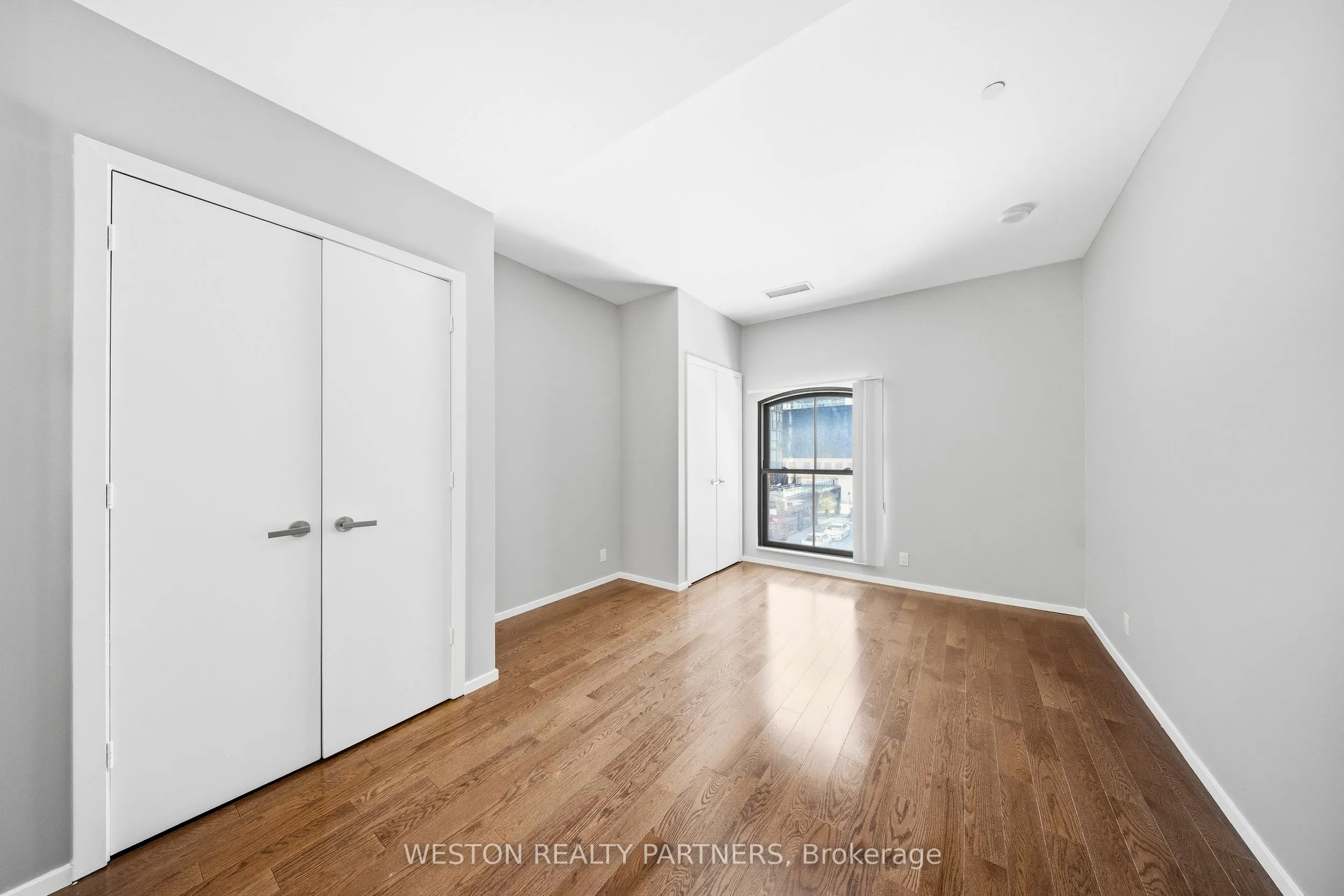 5 st joseph Street #208