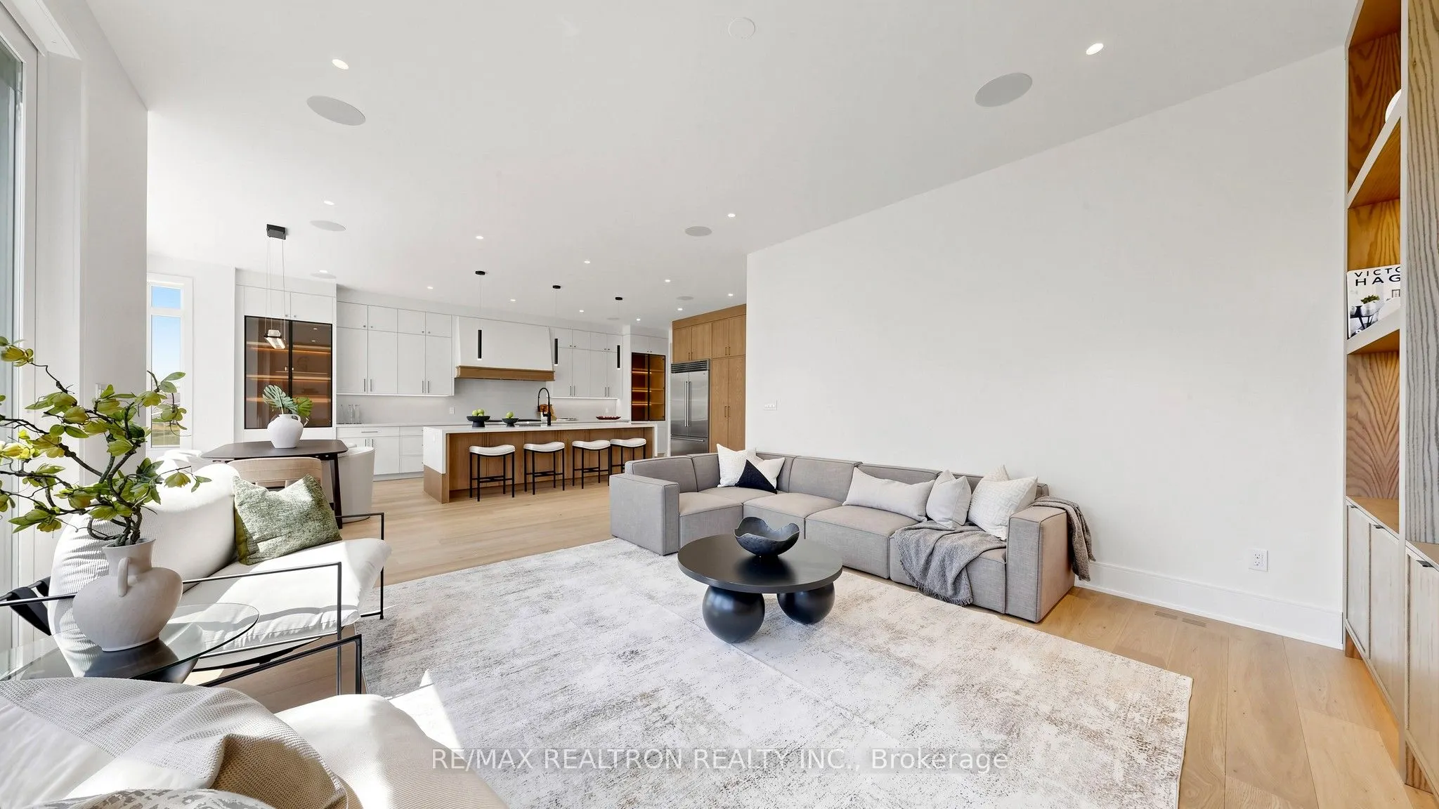 431 Heath Street E