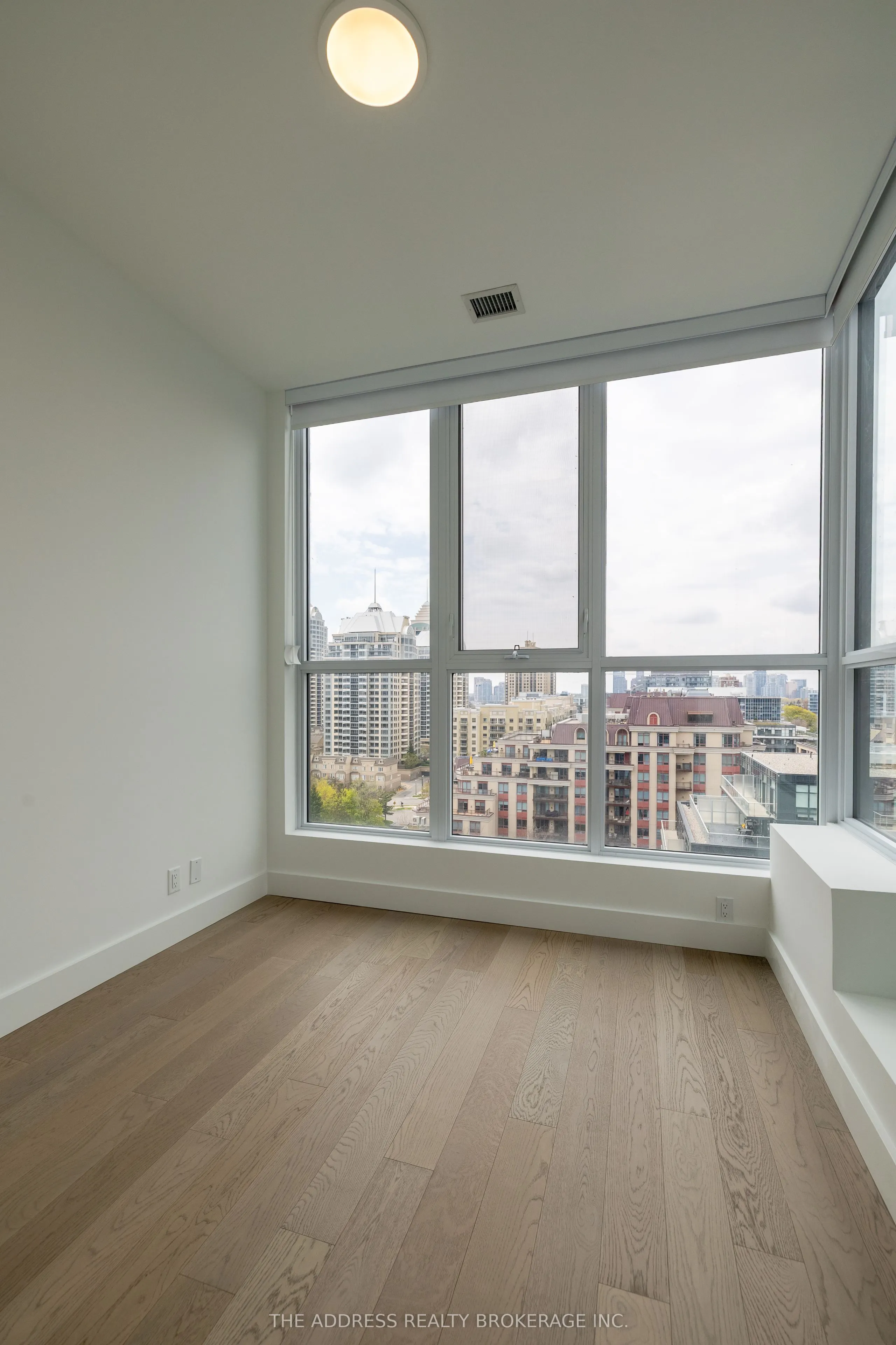 6 Greenbriar Road #1106