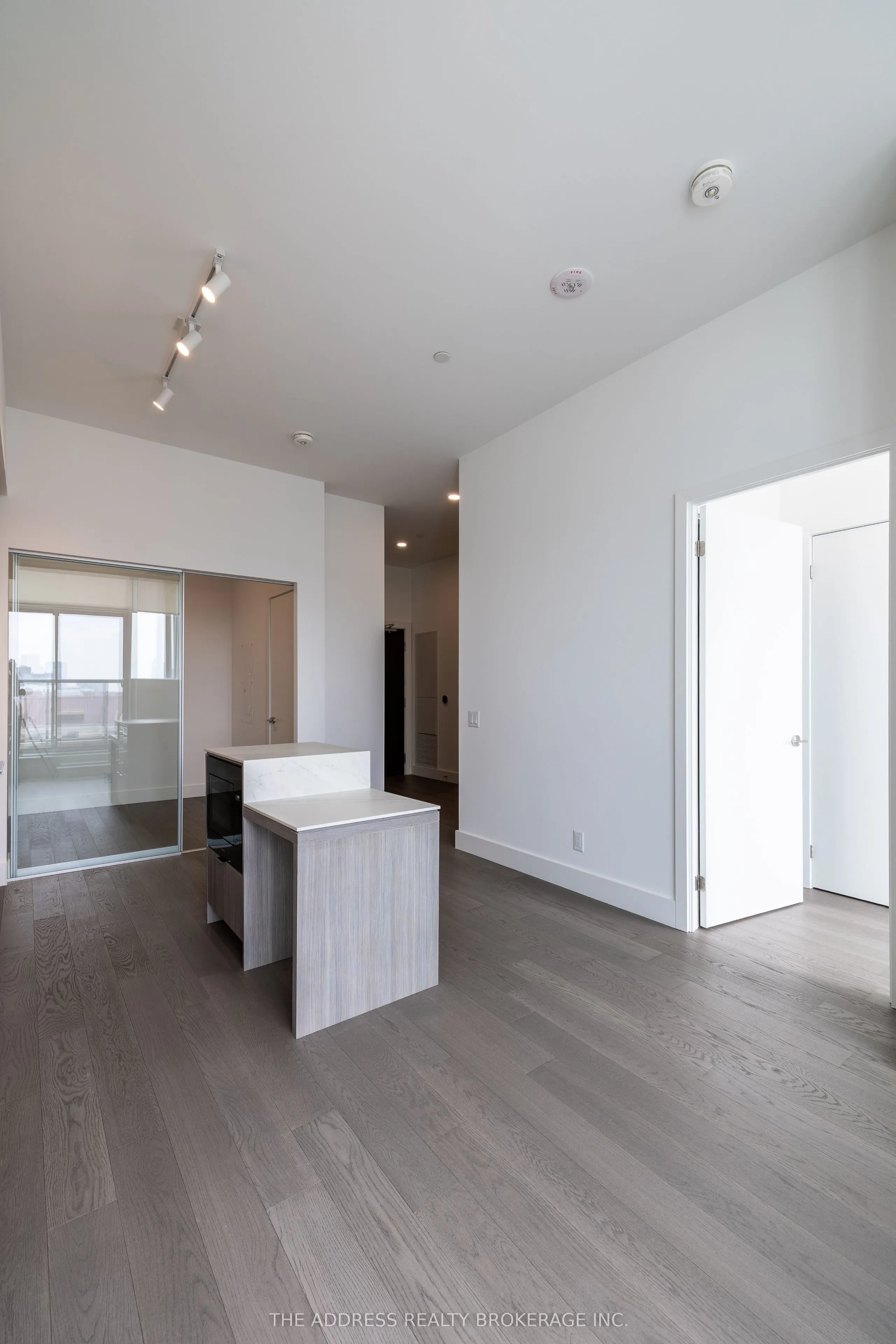 6 Greenbriar Road #1104